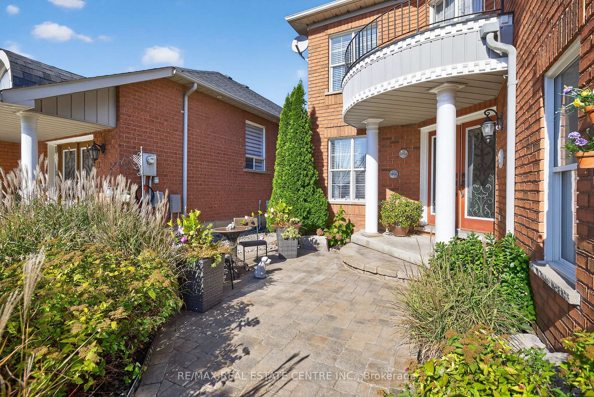 Photo 2 of 7 Larkmead Place, Brampton, Sandringham-Wellington — HOMEH