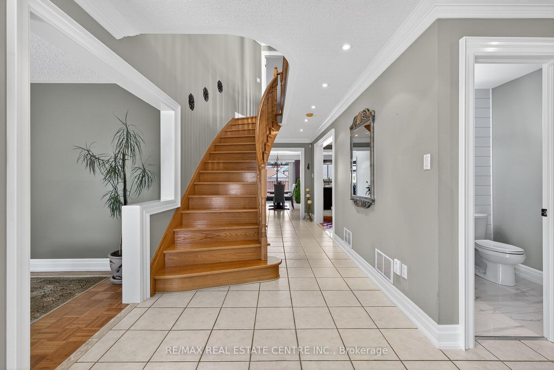 Photo 5 of 7 Larkmead Place, Brampton, Sandringham-Wellington — HOMEH