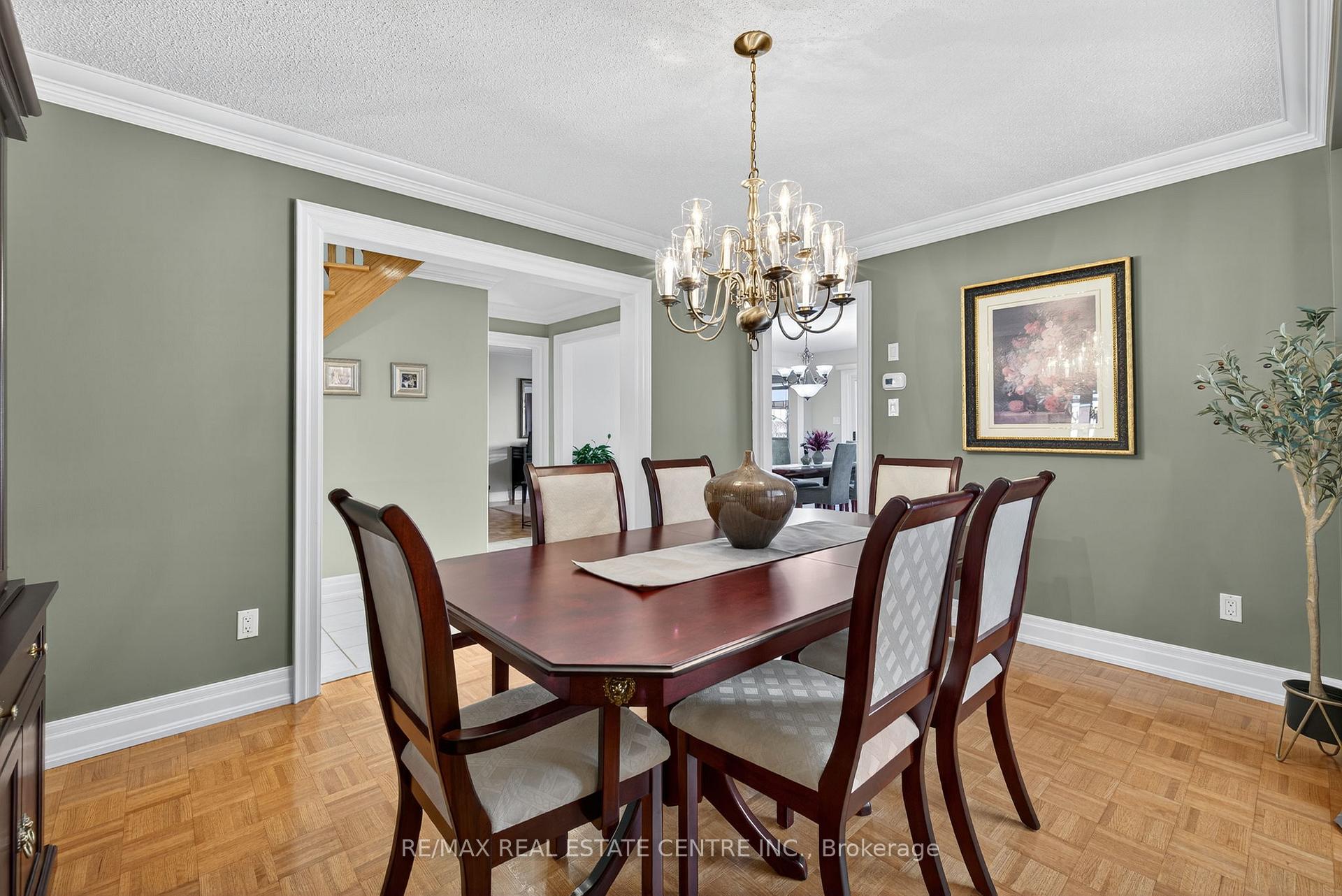 Photo 9 of 7 Larkmead Place, Brampton, Sandringham-Wellington — HOMEH