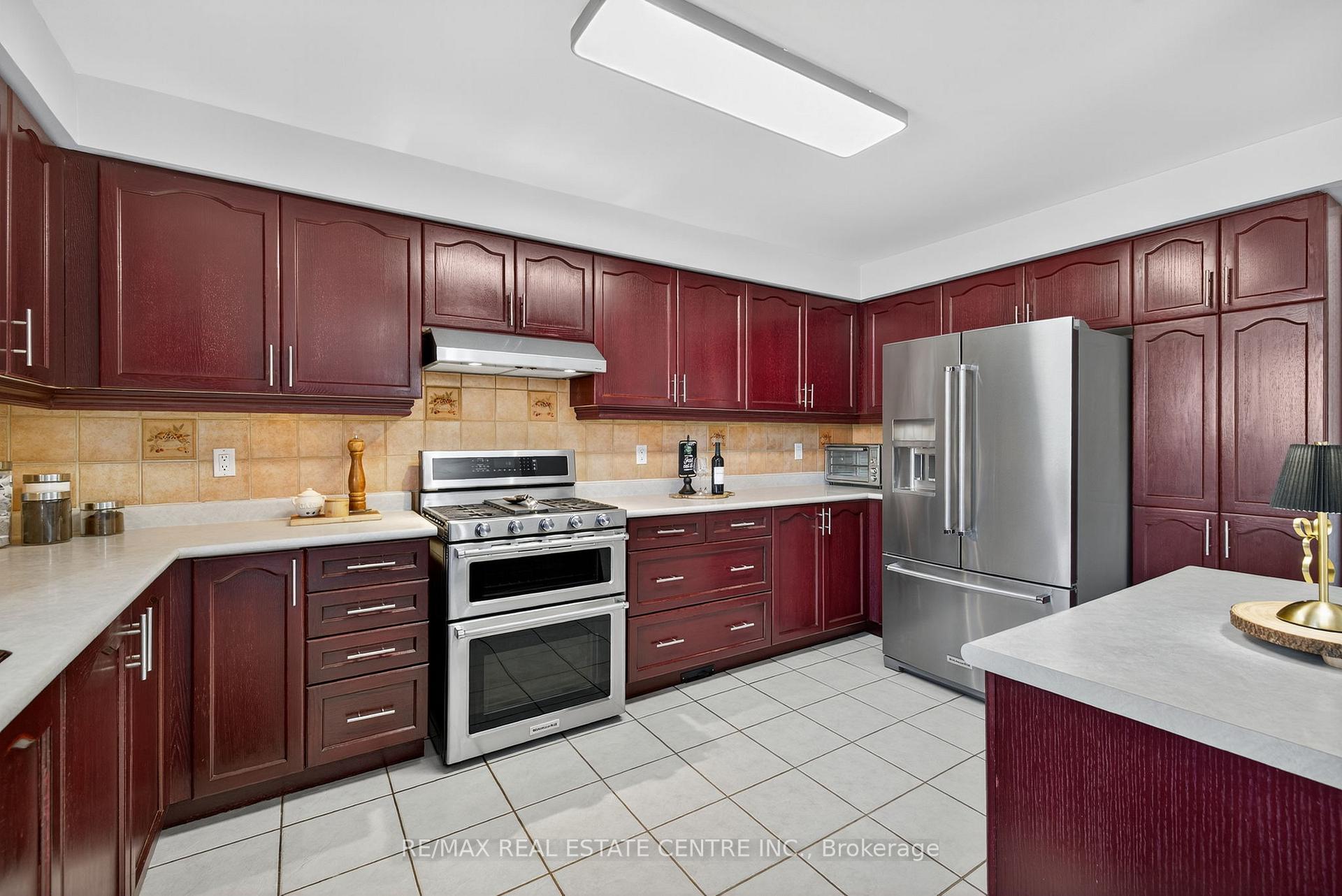 Photo 12 of 7 Larkmead Place, Brampton, Sandringham-Wellington — HOMEH