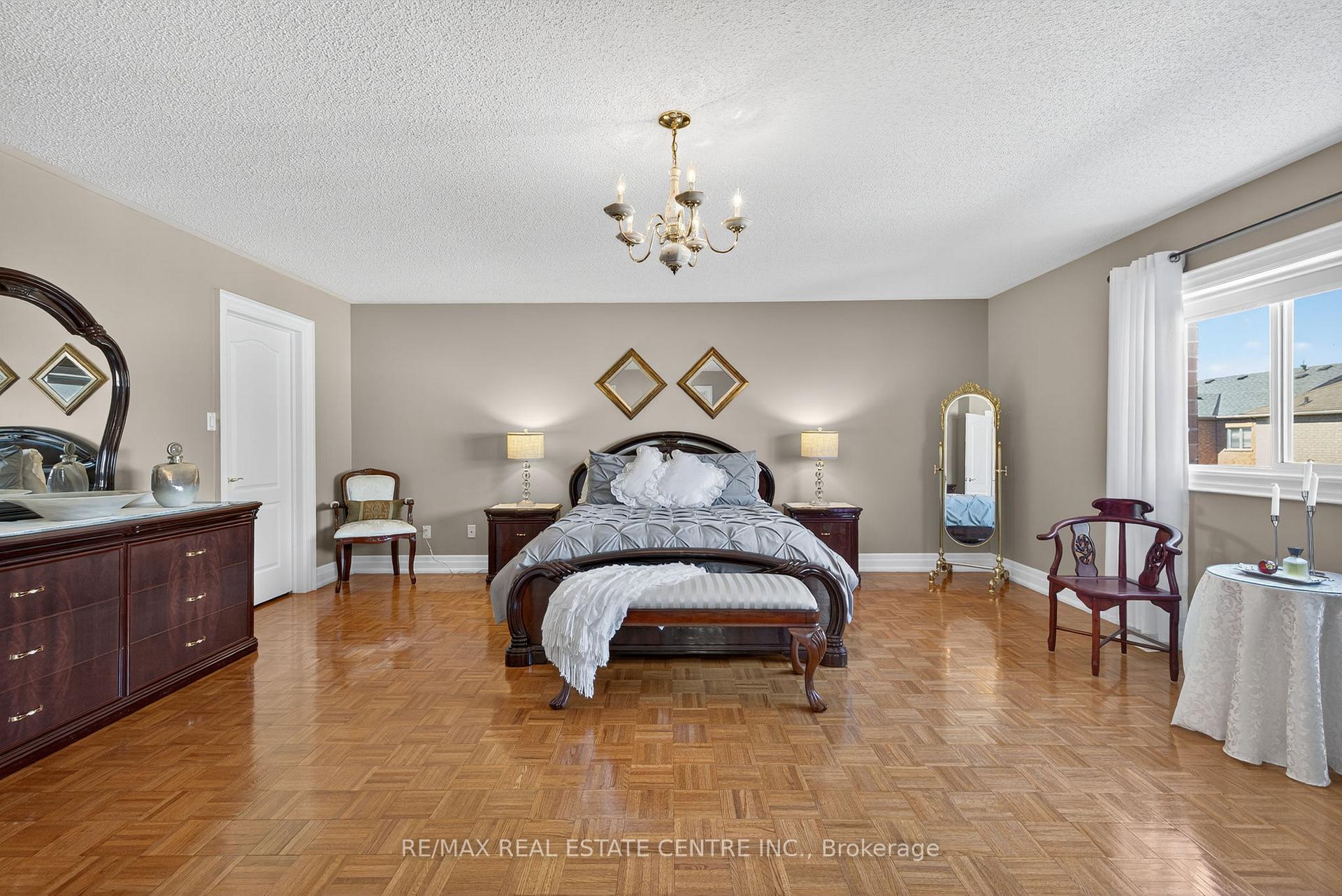 Photo 37 of 7 Larkmead Place, Brampton, Sandringham-Wellington — HOMEH