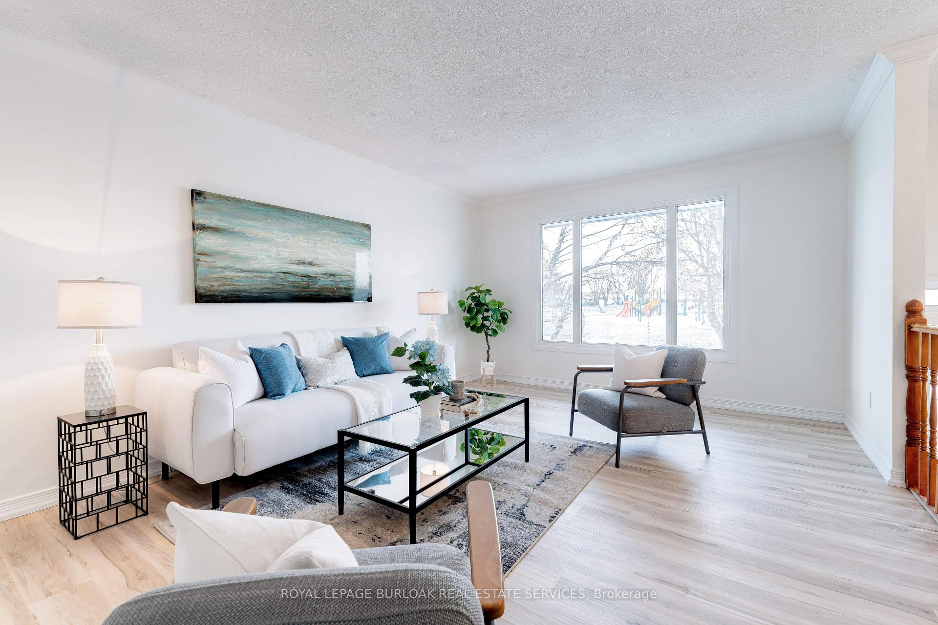 Photo 4 of 4486 Longmoor Drive, Burlington, Shoreacres — HOMEH