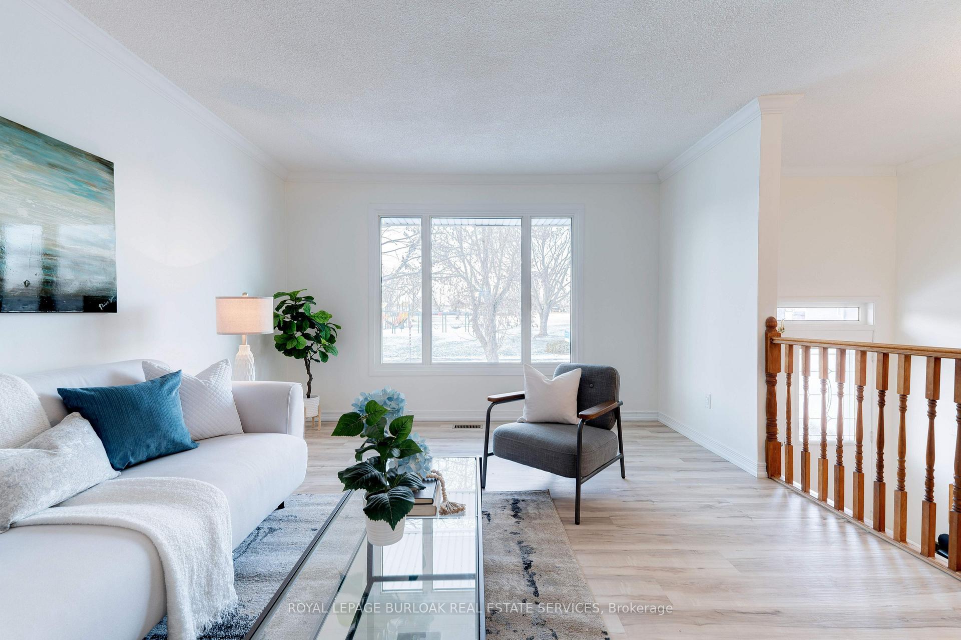 Photo 6 of 4486 Longmoor Drive, Burlington, Shoreacres — HOMEH