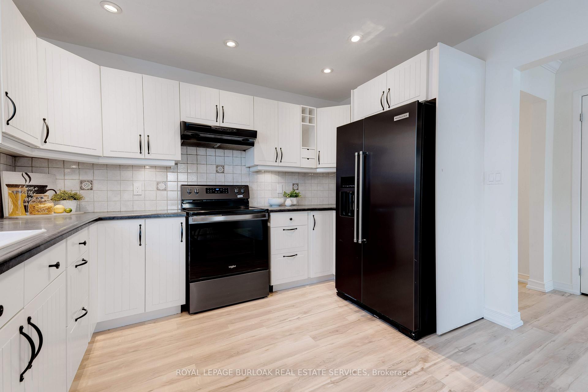 Photo 15 of 4486 Longmoor Drive, Burlington, Shoreacres — HOMEH