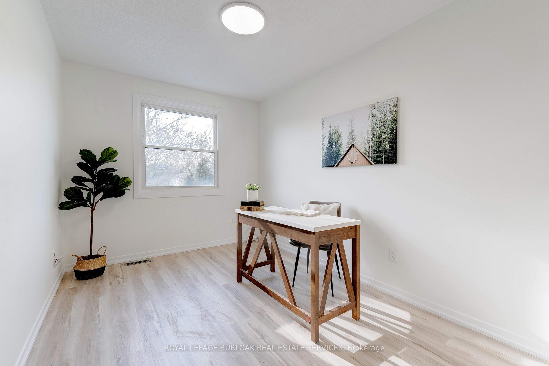 Photo 16 of 4486 Longmoor Drive, Burlington, Shoreacres — HOMEH