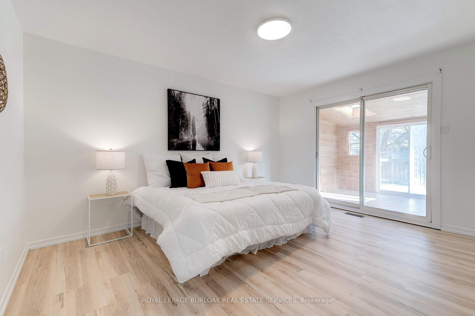 Photo 22 of 4486 Longmoor Drive, Burlington, Shoreacres — HOMEH