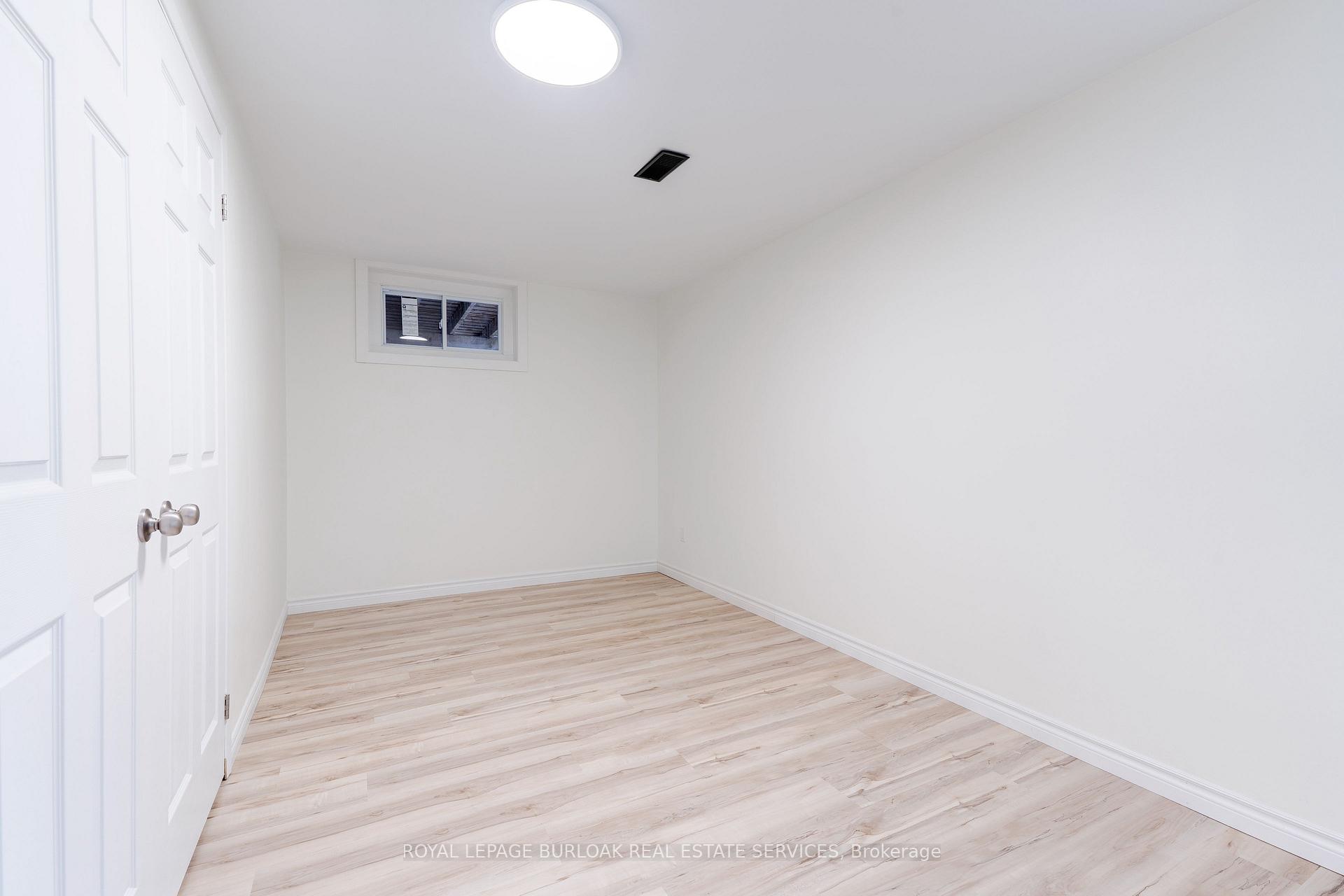 Photo 25 of 4486 Longmoor Drive, Burlington, Shoreacres — HOMEH