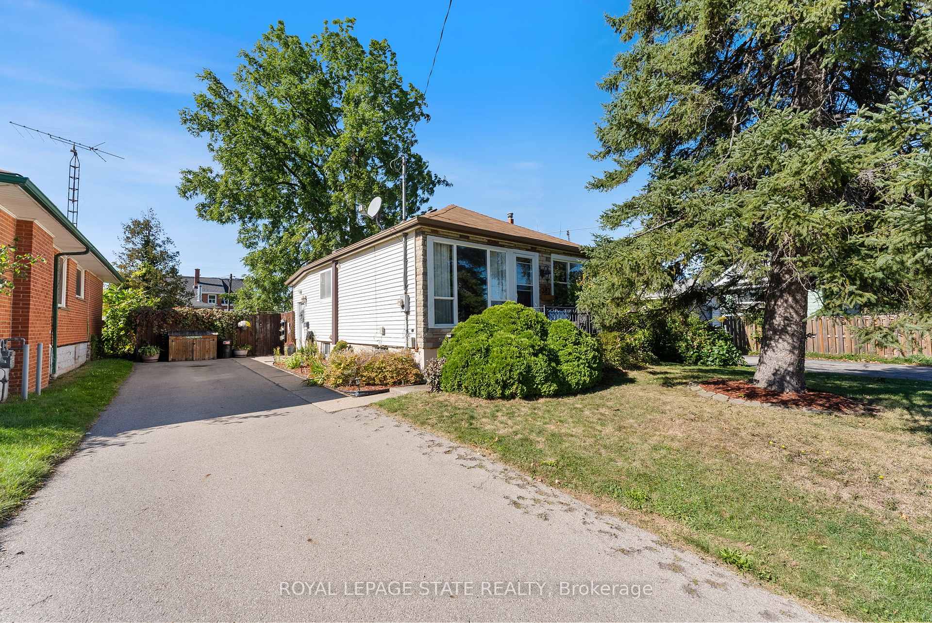 Photo 10 of 387 Osborne Street, Hamilton, McQuesten — HOMEH
