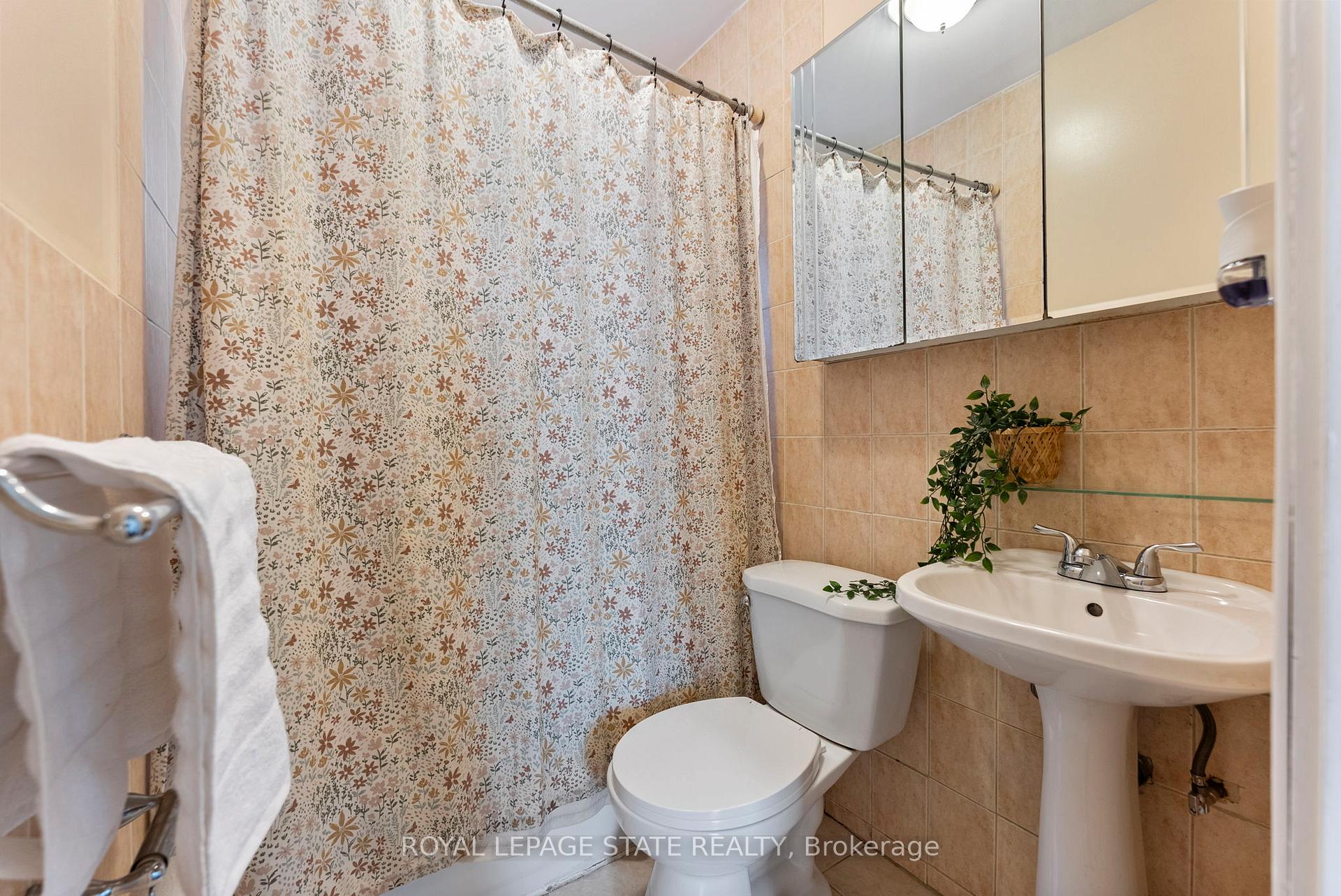 Photo 21 of 387 Osborne Street, Hamilton, McQuesten — HOMEH
