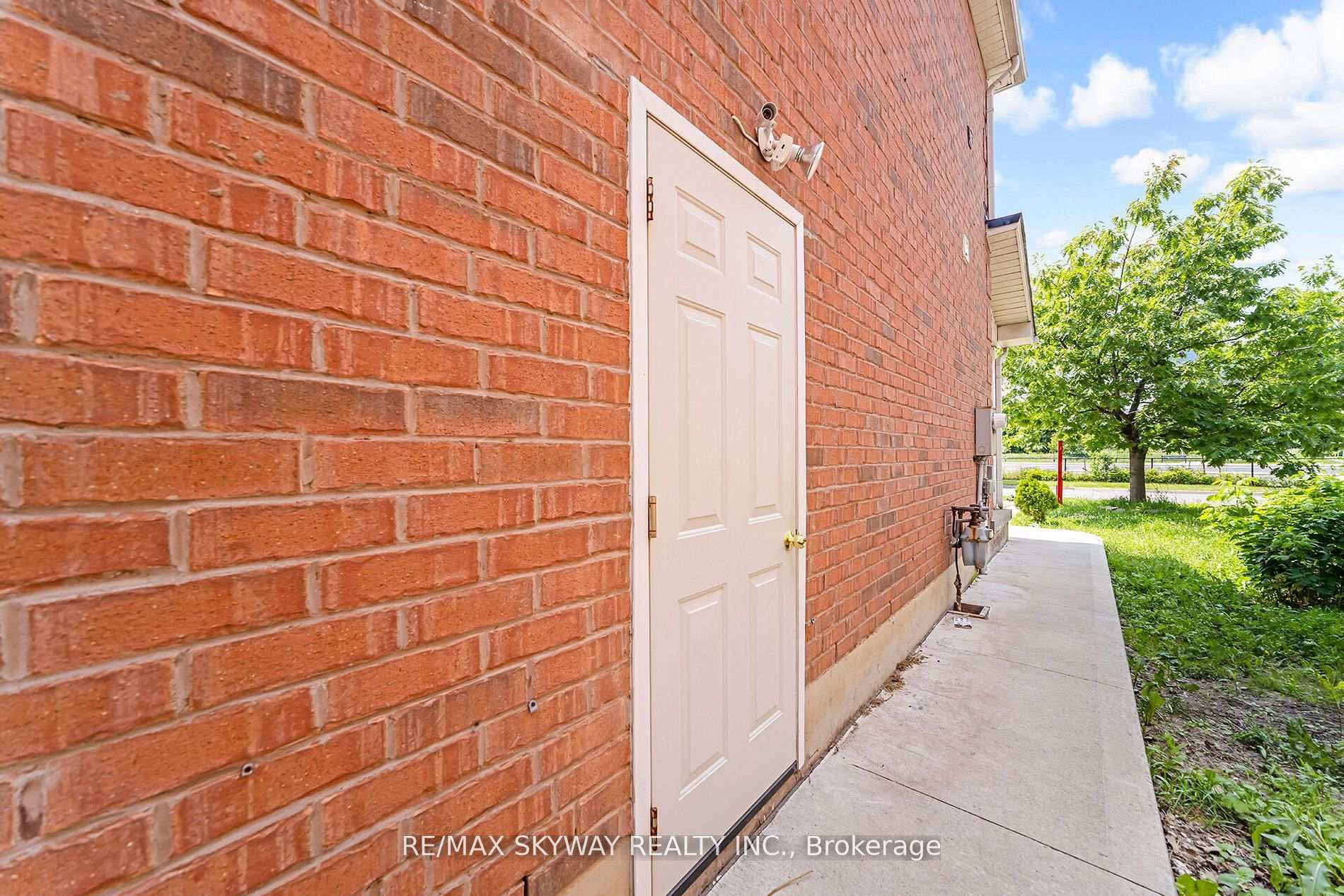 Photo 12 of 13 Ozner Court, Brampton, Fletcher's Meadow — HOMEH