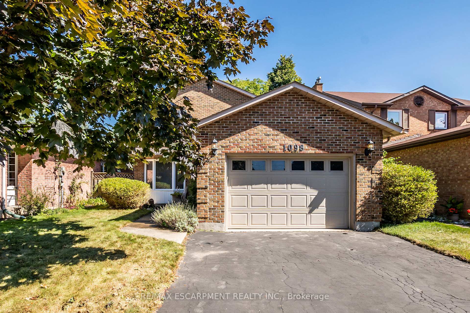 Photo 1 of 1098 Stephenson Drive, Burlington, Brant — HOMEH
