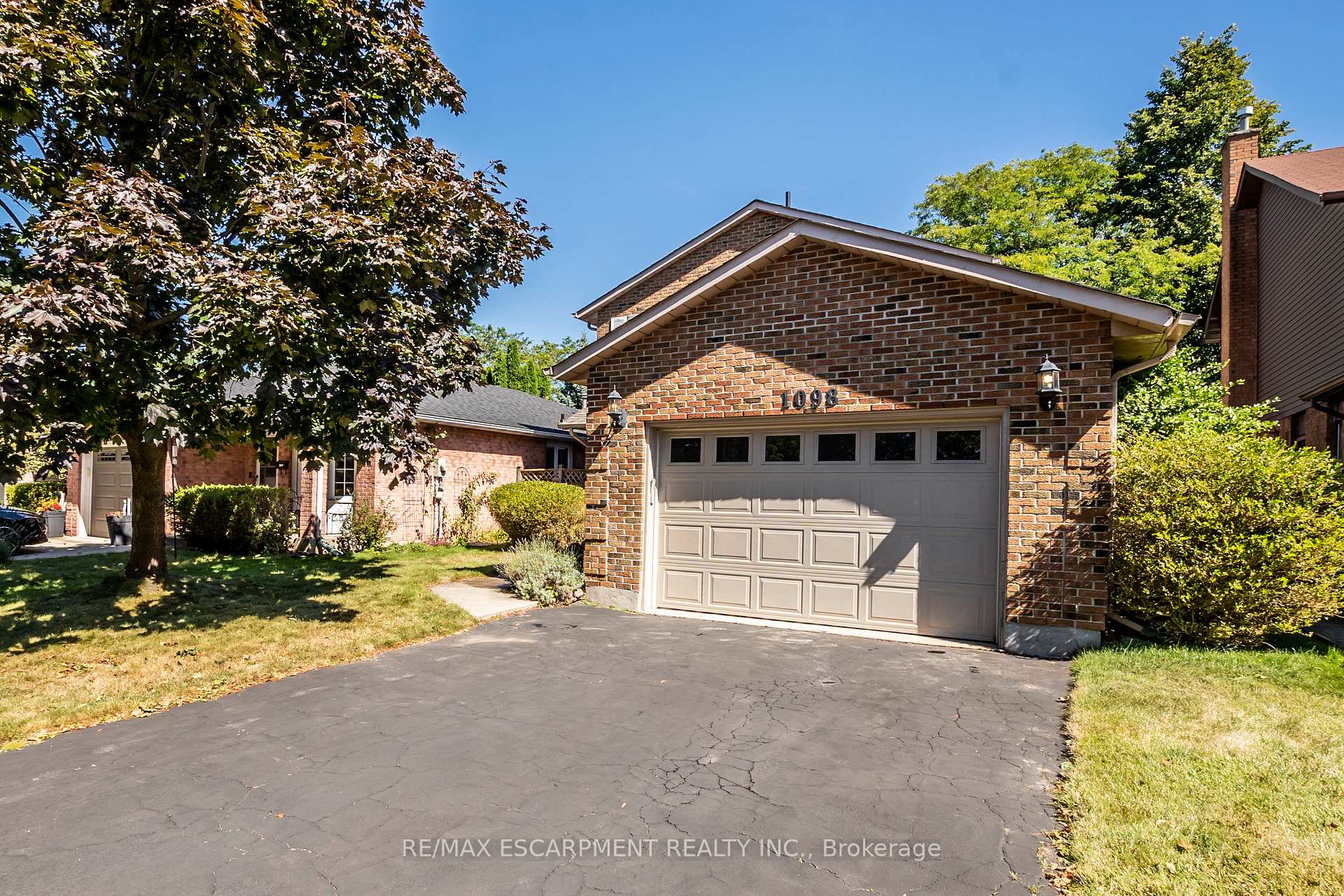 Photo 3 of 1098 Stephenson Drive, Burlington, Brant — HOMEH