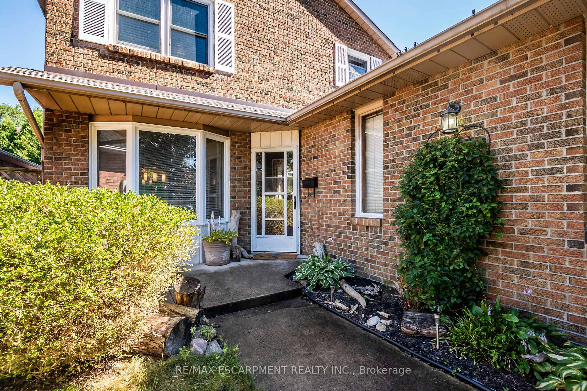 Photo 4 of 1098 Stephenson Drive, Burlington, Brant — HOMEH