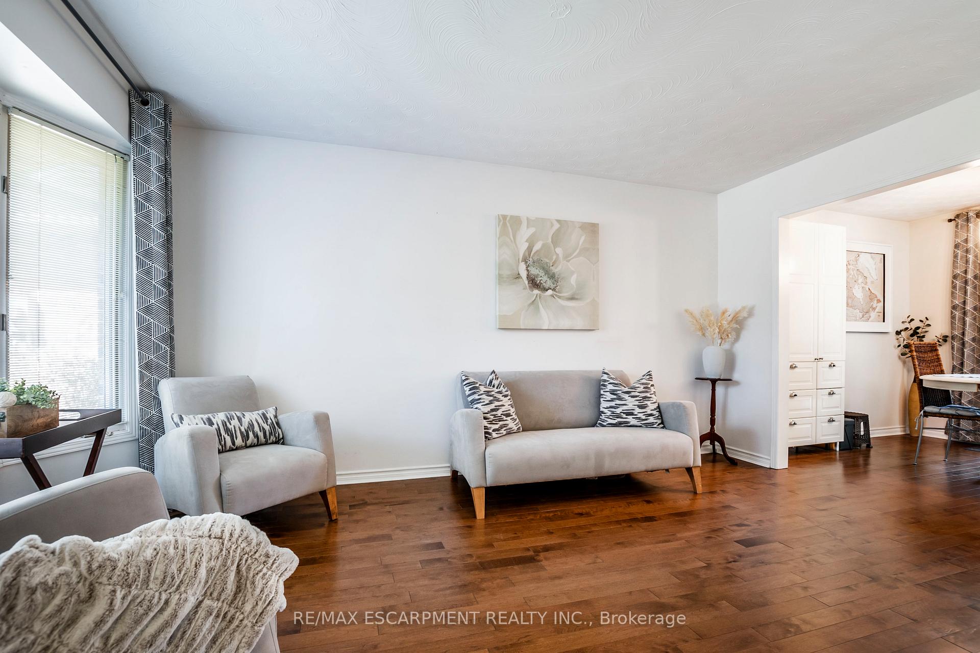 Photo 7 of 1098 Stephenson Drive, Burlington, Brant — HOMEH