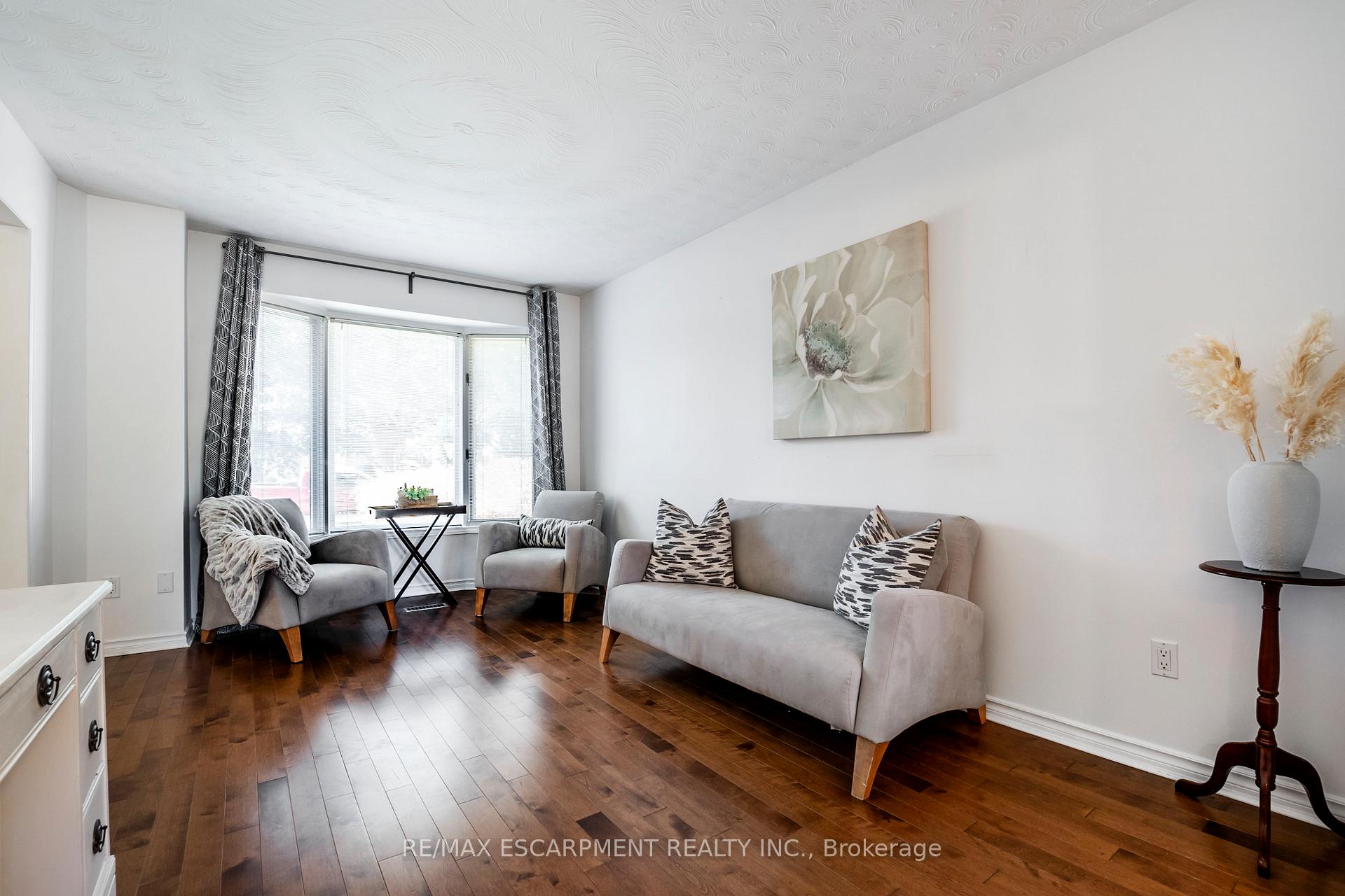 Photo 9 of 1098 Stephenson Drive, Burlington, Brant — HOMEH