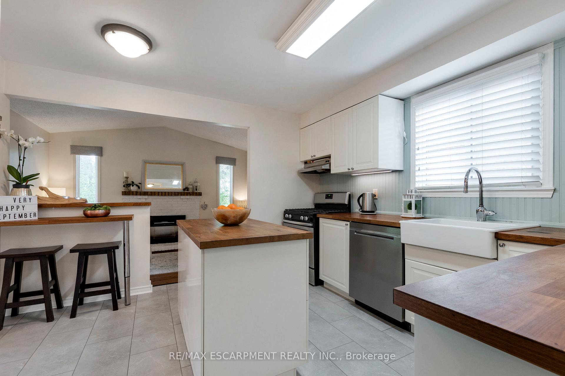 Photo 11 of 1098 Stephenson Drive, Burlington, Brant — HOMEH