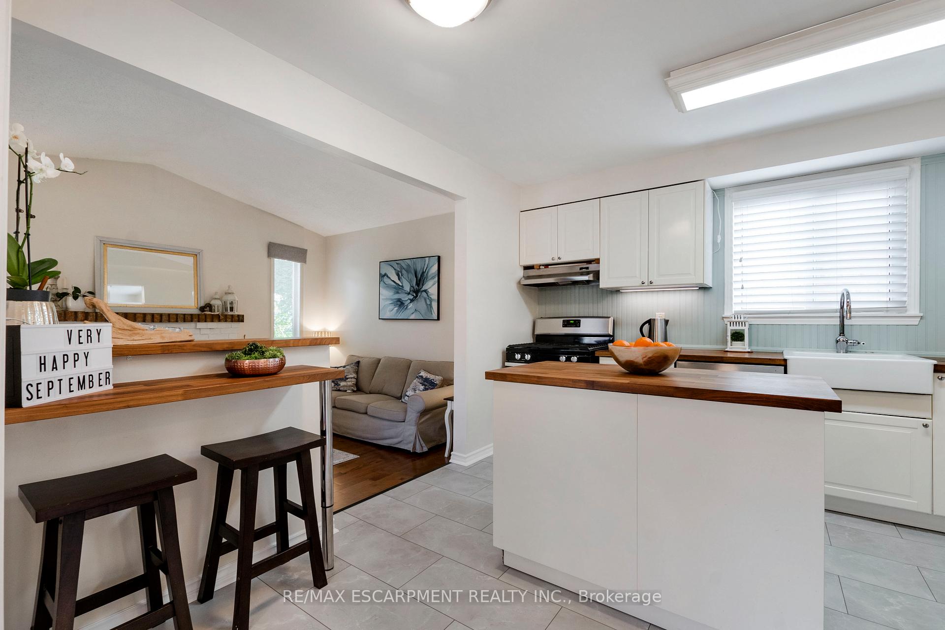 Photo 12 of 1098 Stephenson Drive, Burlington, Brant — HOMEH