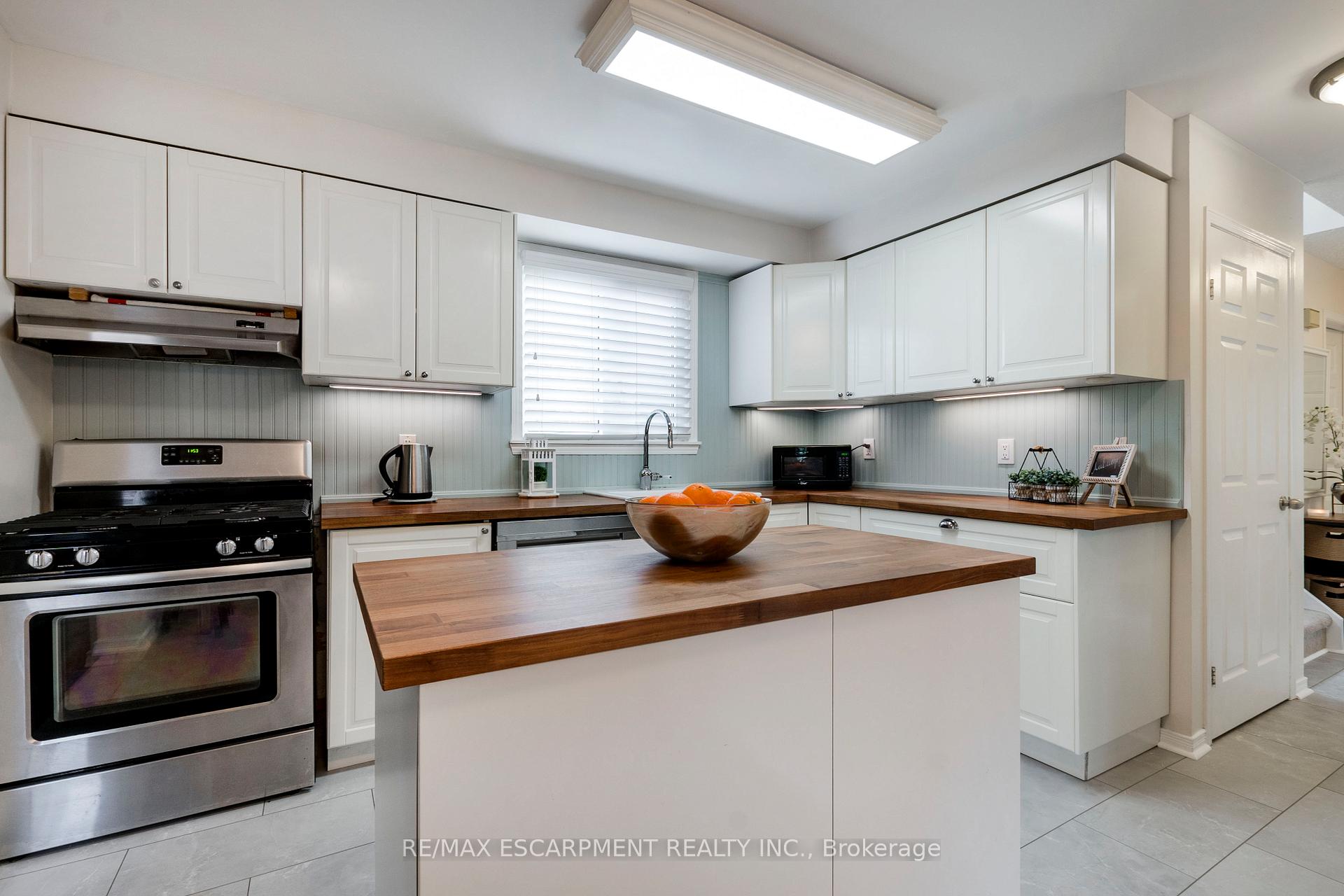 Photo 13 of 1098 Stephenson Drive, Burlington, Brant — HOMEH