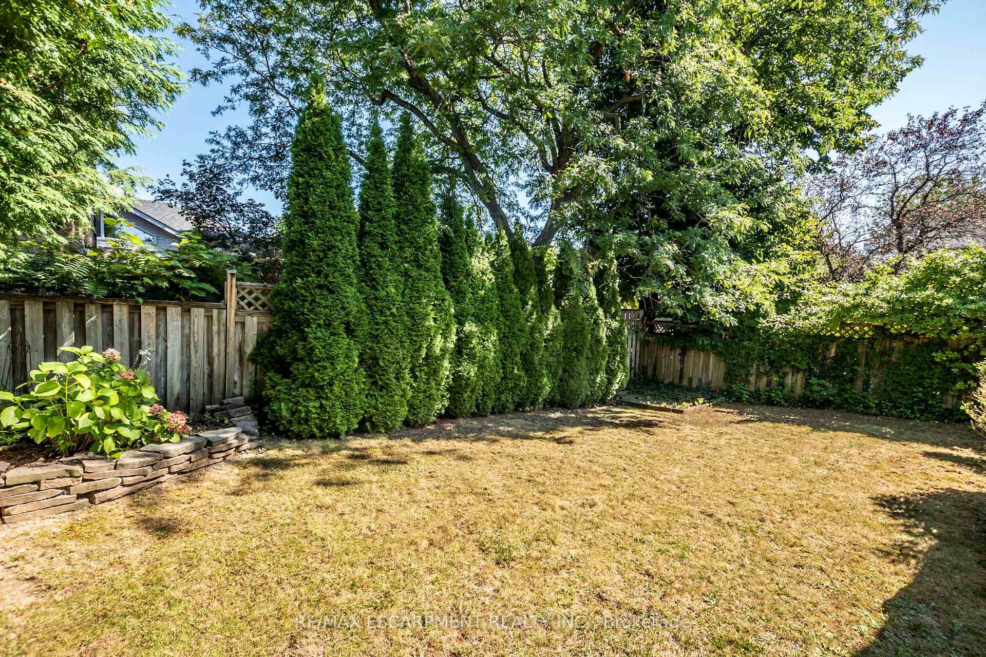 Photo 36 of 1098 Stephenson Drive, Burlington, Brant — HOMEH