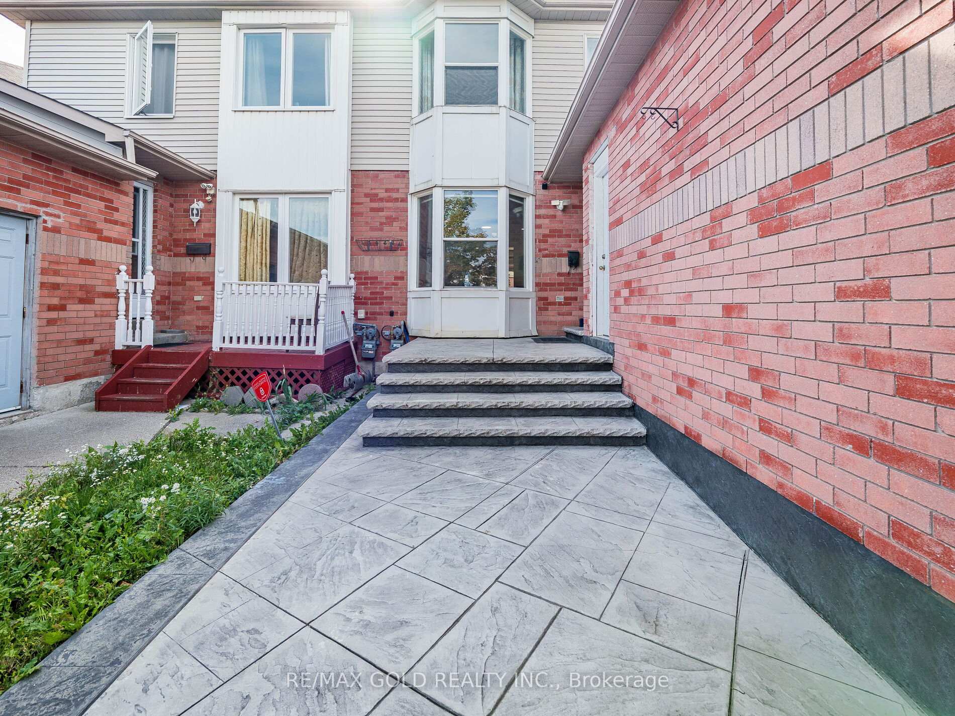 Photo 2 of 80 Timberlane Drive, Brampton, Fletcher's Creek South — HOMEH