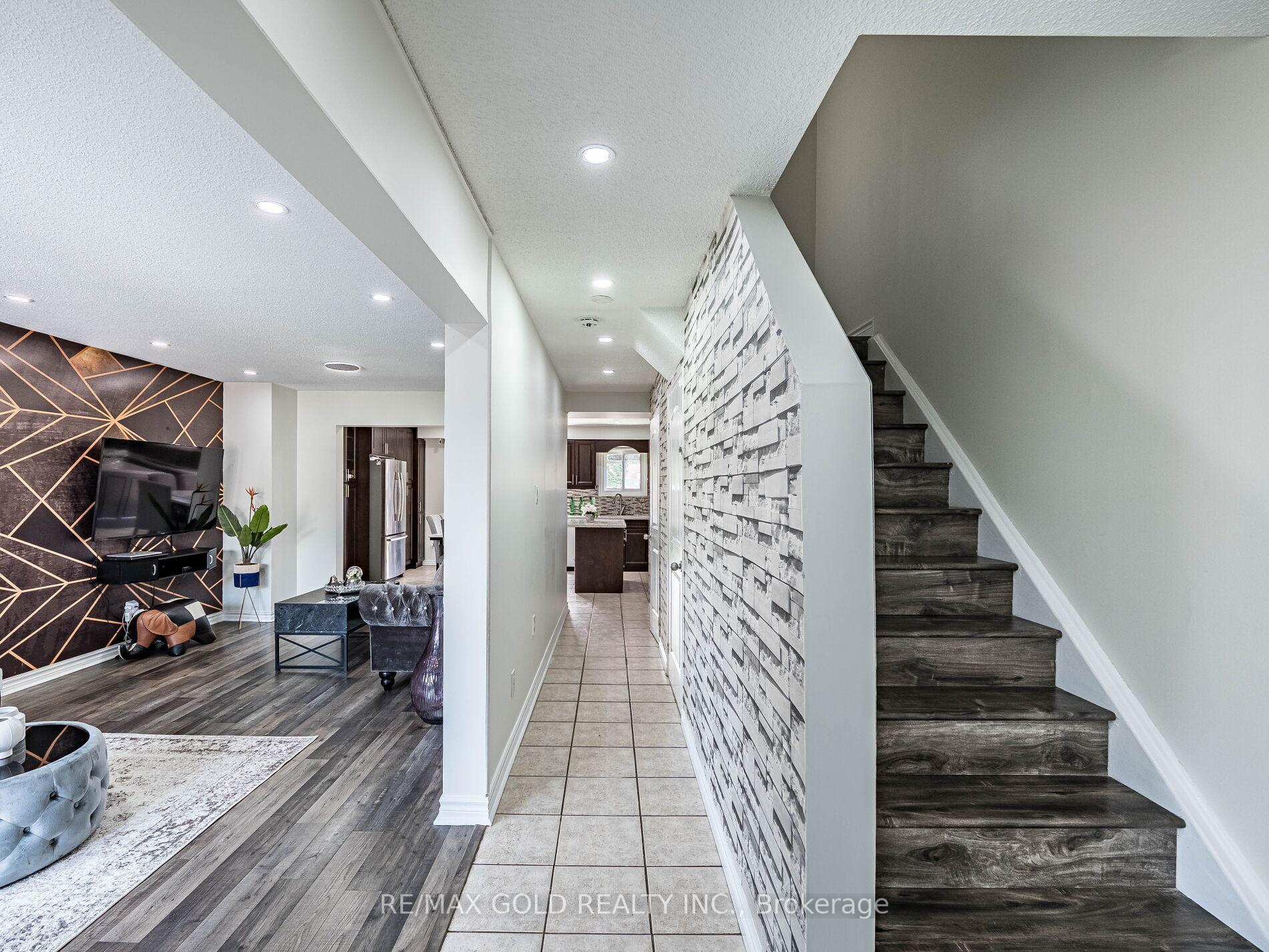 Photo 5 of 80 Timberlane Drive, Brampton, Fletcher's Creek South — HOMEH