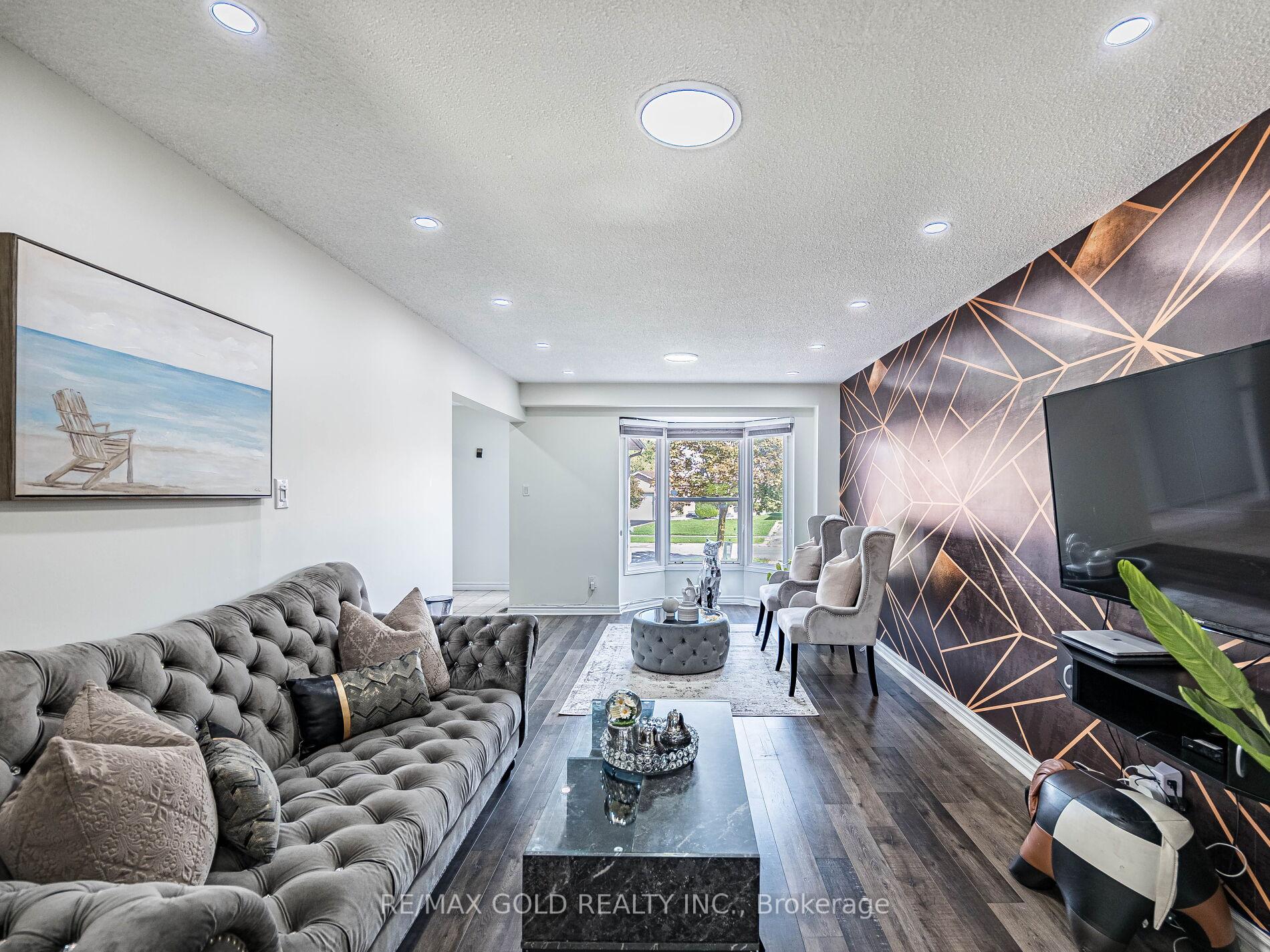 Photo 8 of 80 Timberlane Drive, Brampton, Fletcher's Creek South — HOMEH