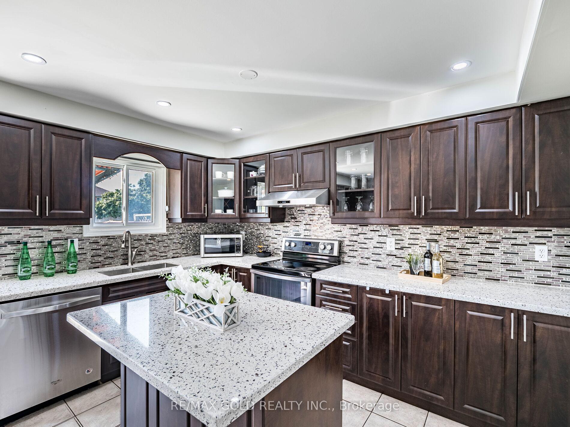 Photo 13 of 80 Timberlane Drive, Brampton, Fletcher's Creek South — HOMEH