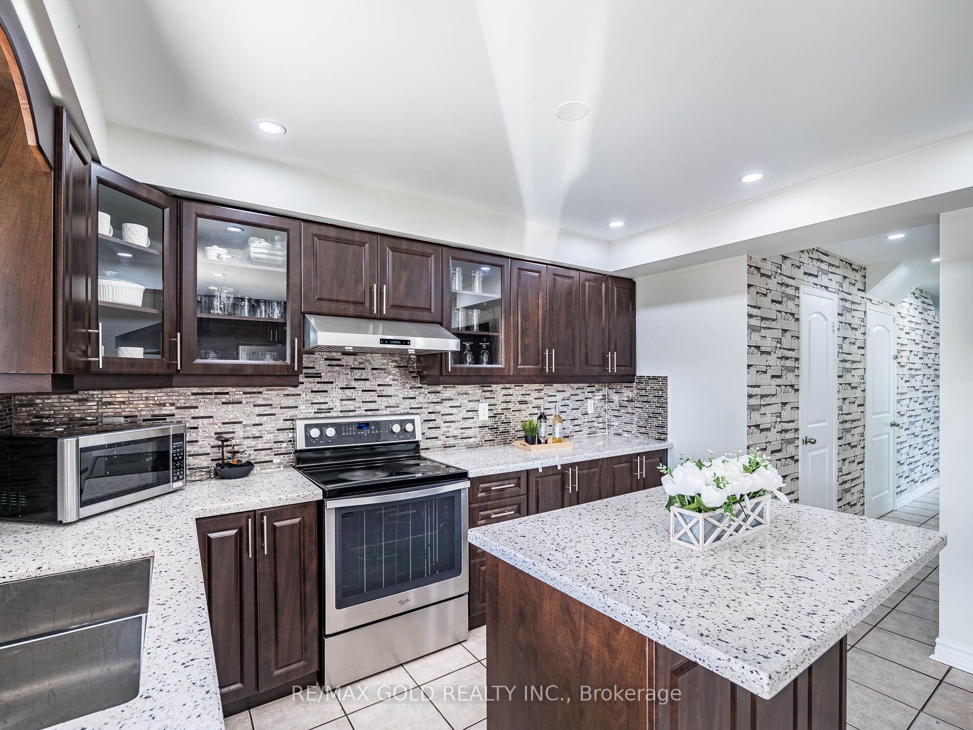 Photo 14 of 80 Timberlane Drive, Brampton, Fletcher's Creek South — HOMEH