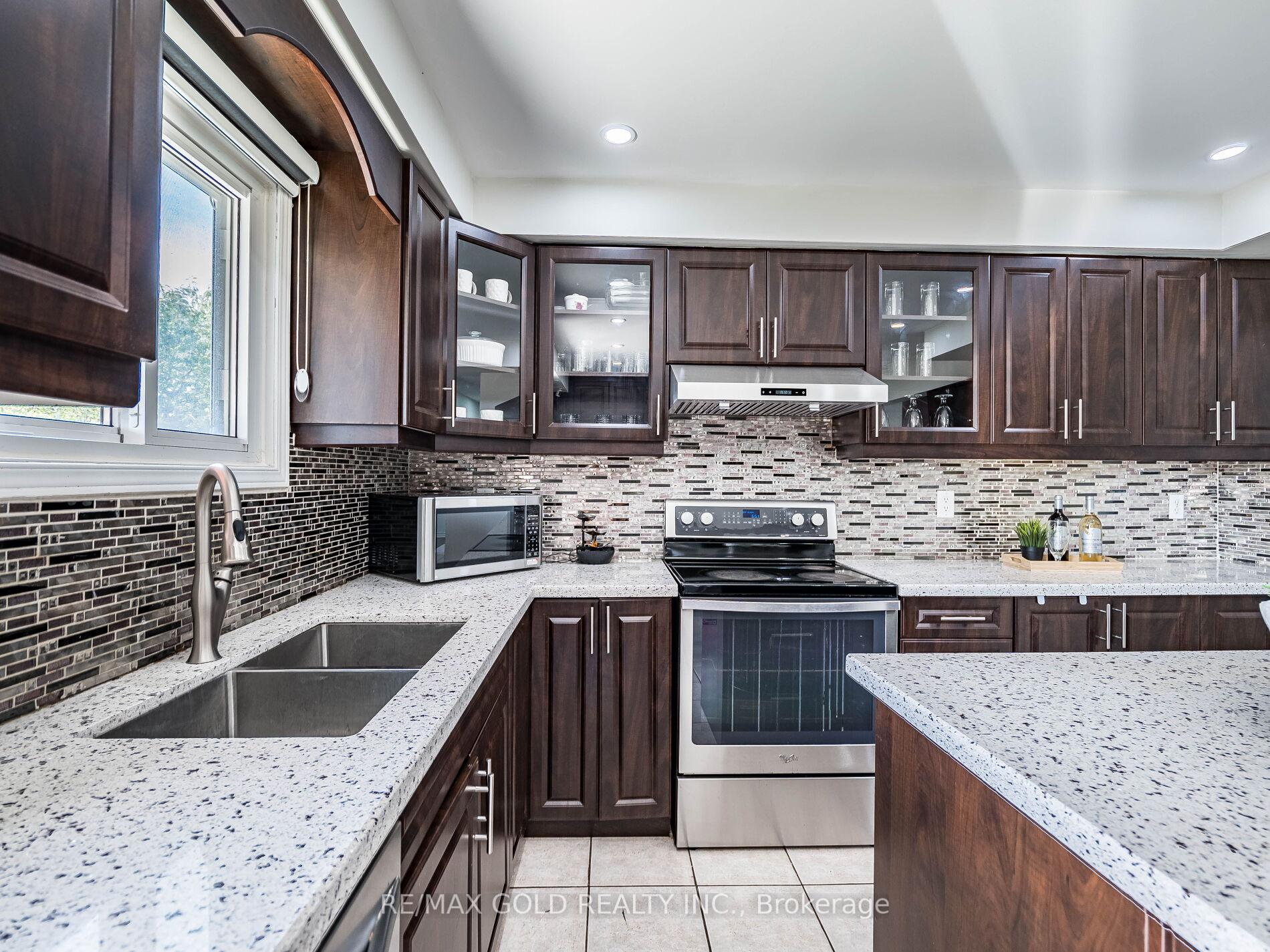 Photo 16 of 80 Timberlane Drive, Brampton, Fletcher's Creek South — HOMEH