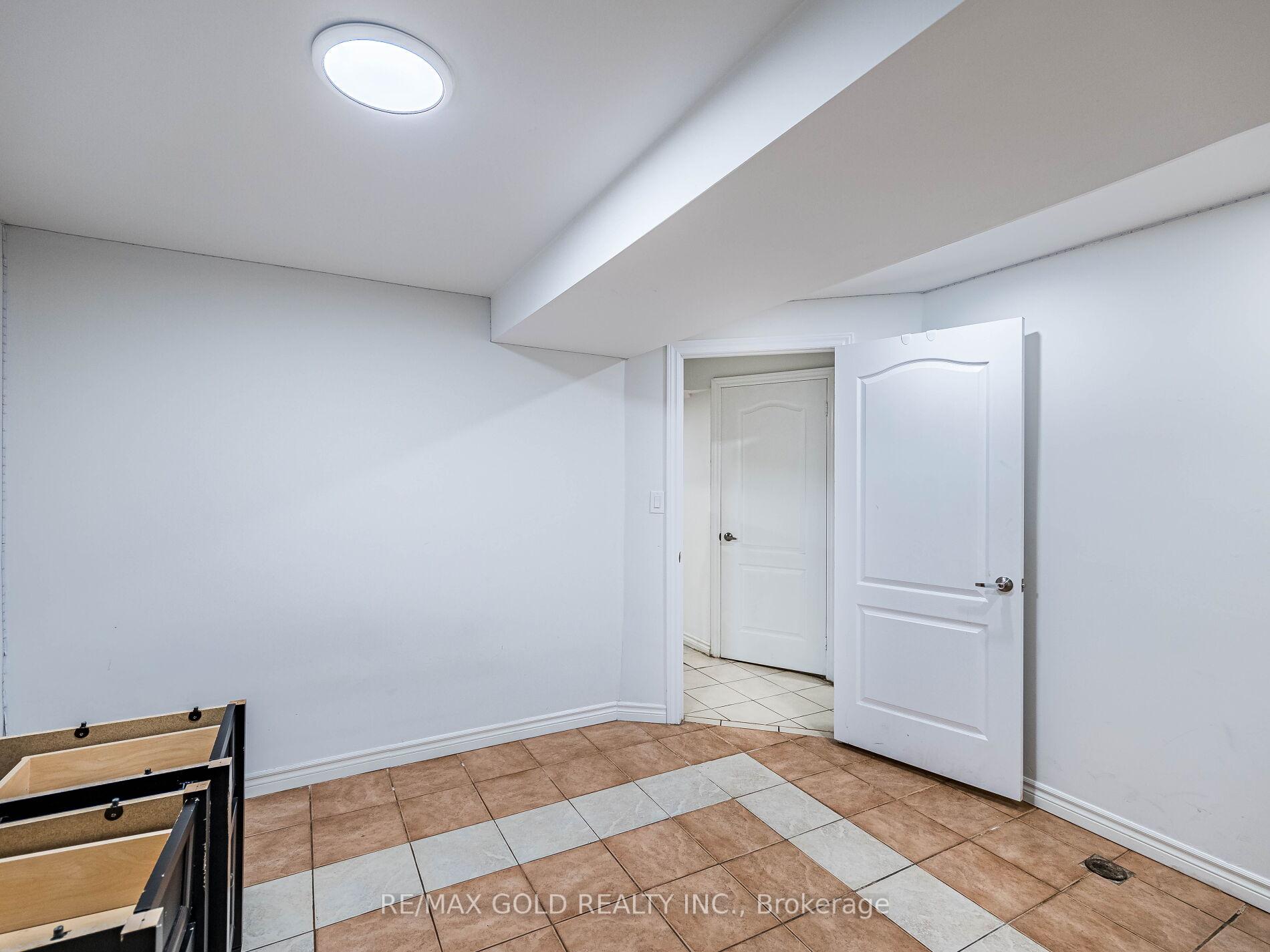 Photo 28 of 80 Timberlane Drive, Brampton, Fletcher's Creek South — HOMEH