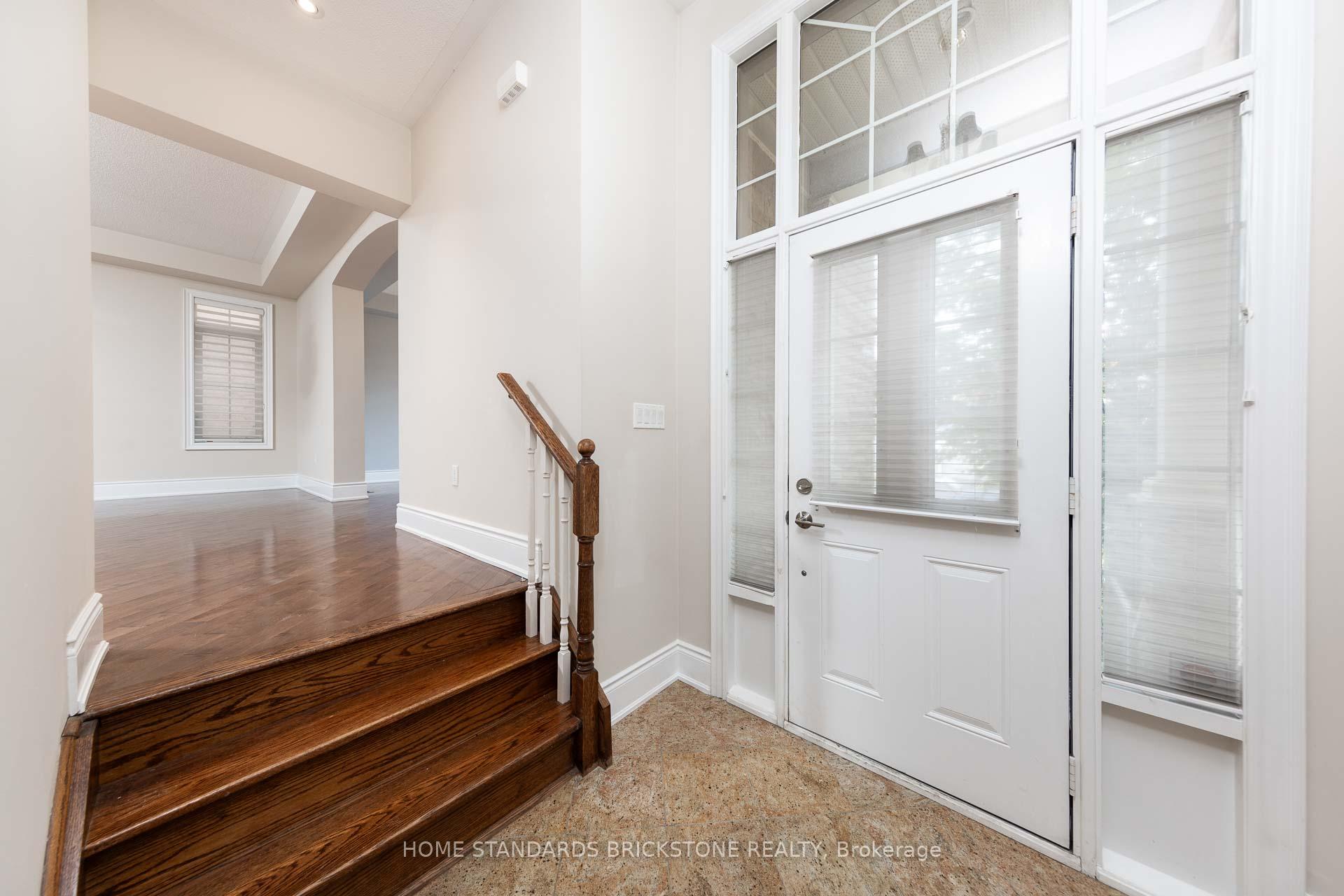 Photo 3 of 159 Towngate Drive, Vaughan, Crestwood-Springfarm-Yorkhill — HOMEH