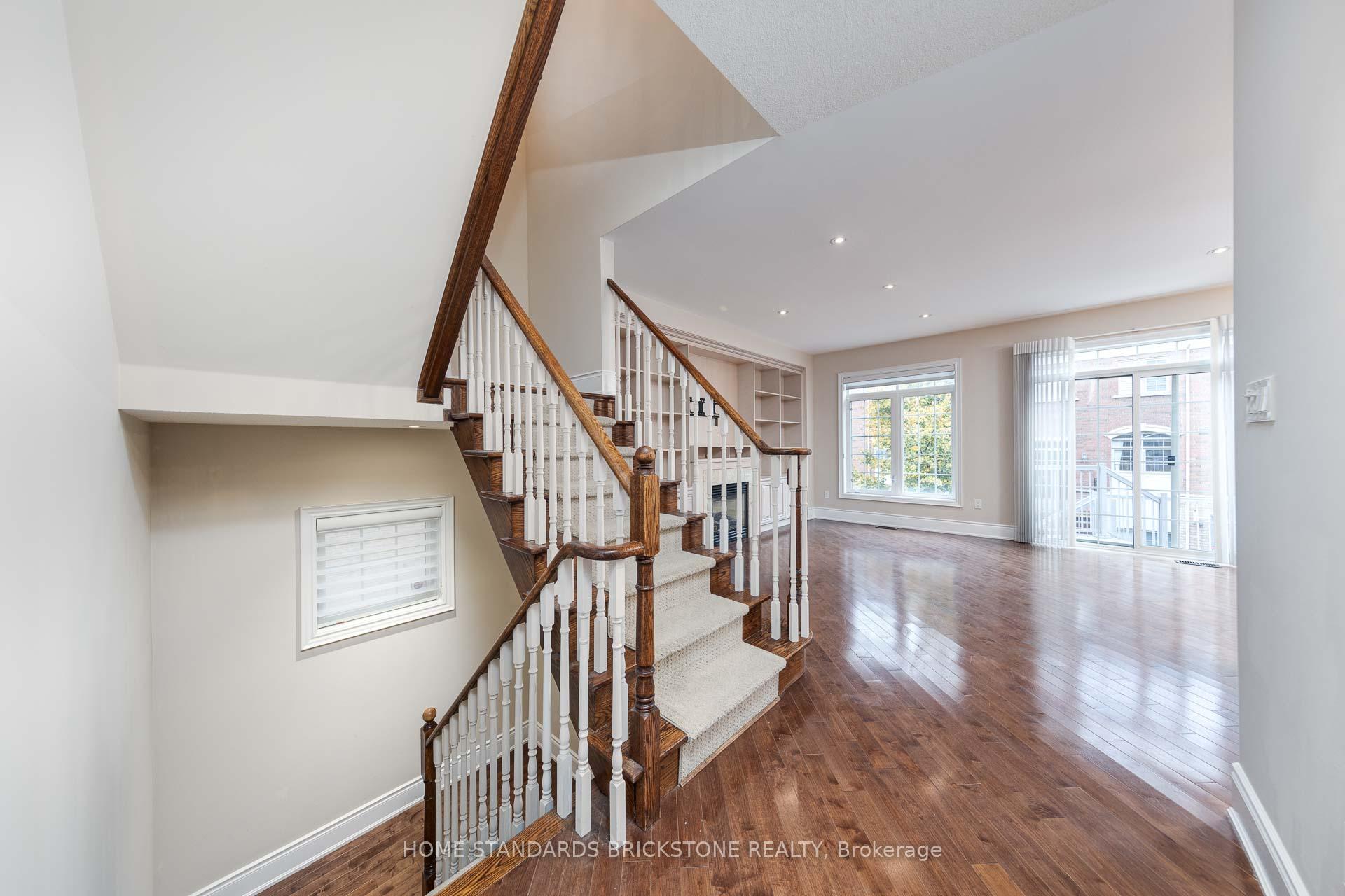 Photo 7 of 159 Towngate Drive, Vaughan, Crestwood-Springfarm-Yorkhill — HOMEH