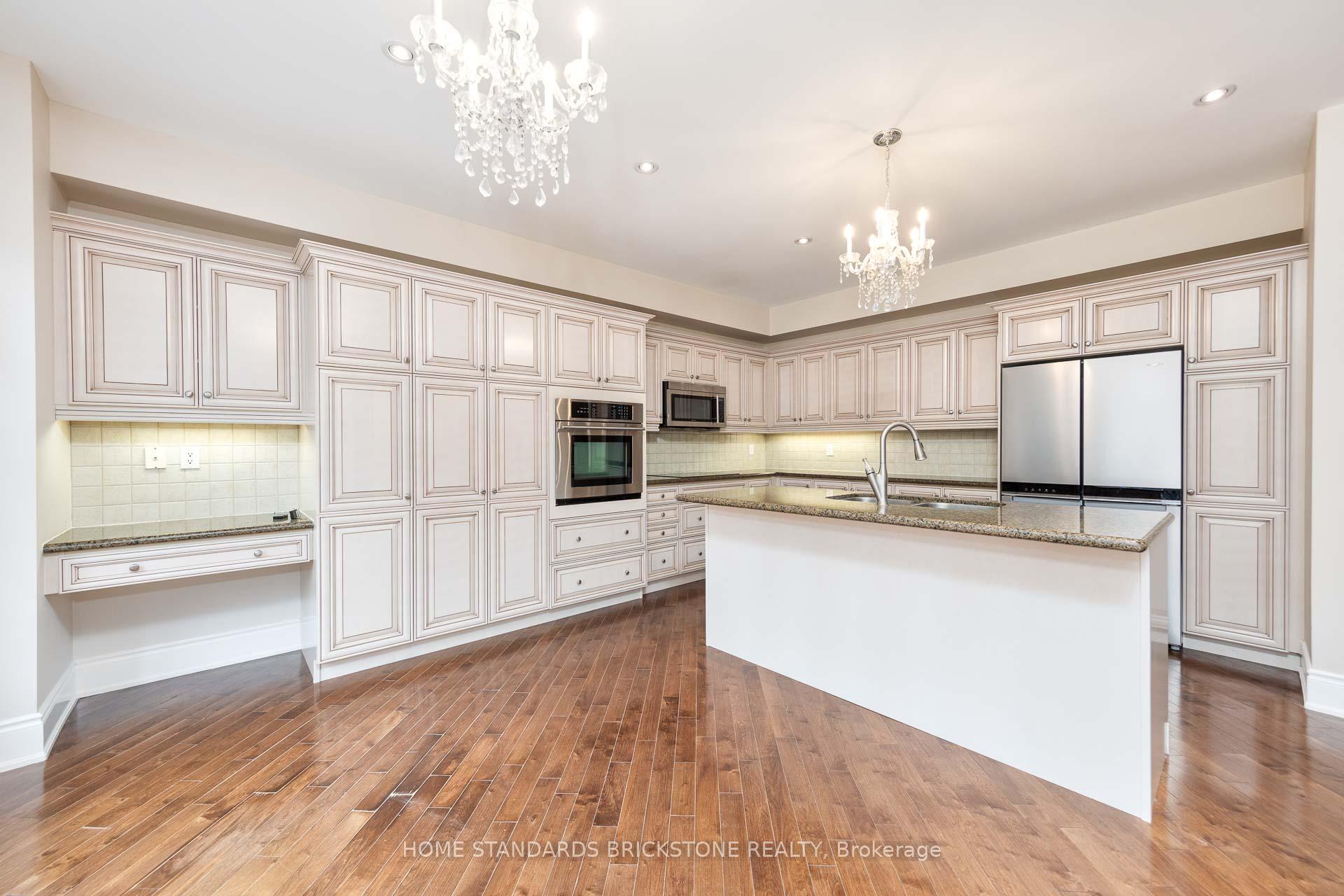 Photo 12 of 159 Towngate Drive, Vaughan, Crestwood-Springfarm-Yorkhill — HOMEH