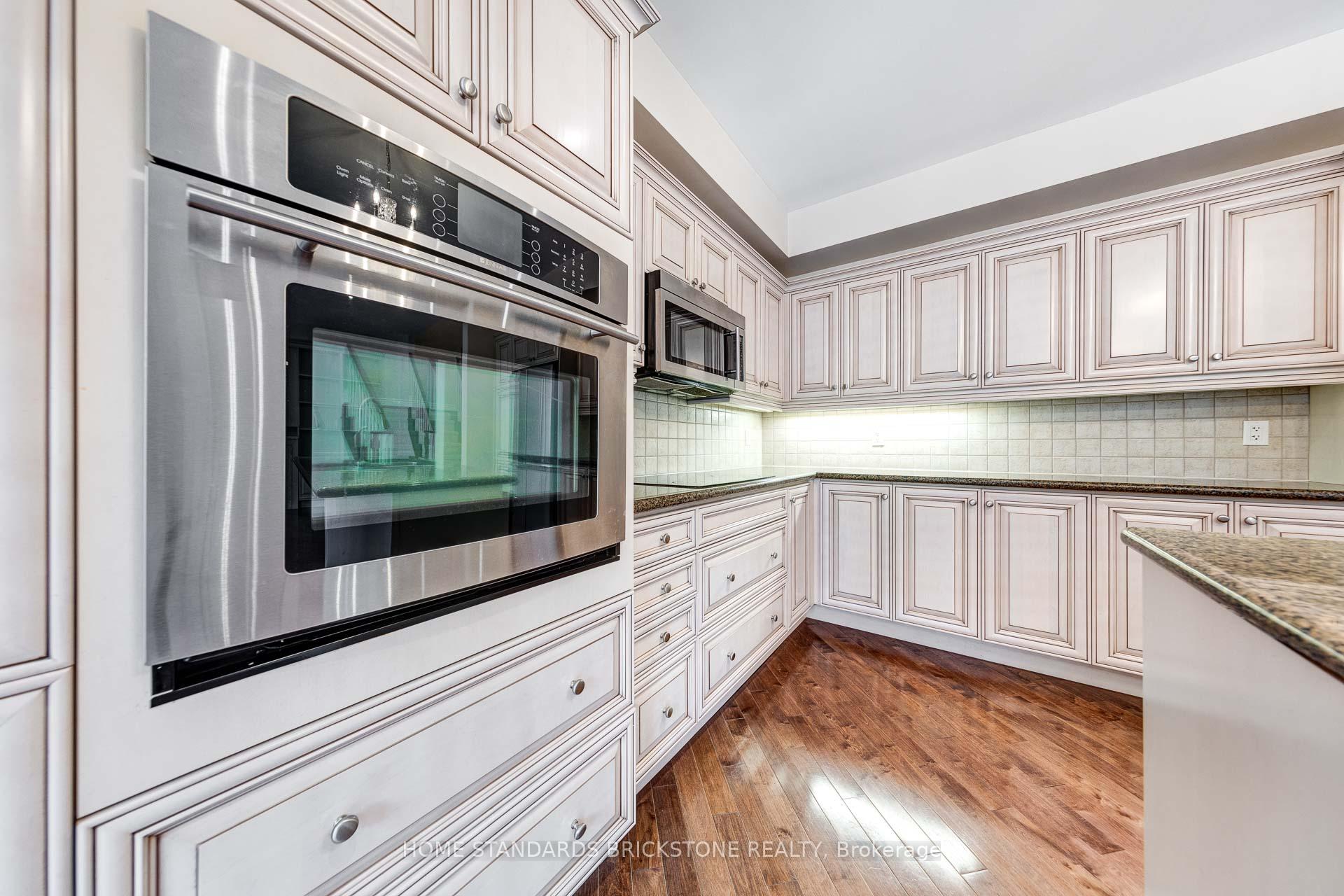 Photo 13 of 159 Towngate Drive, Vaughan, Crestwood-Springfarm-Yorkhill — HOMEH