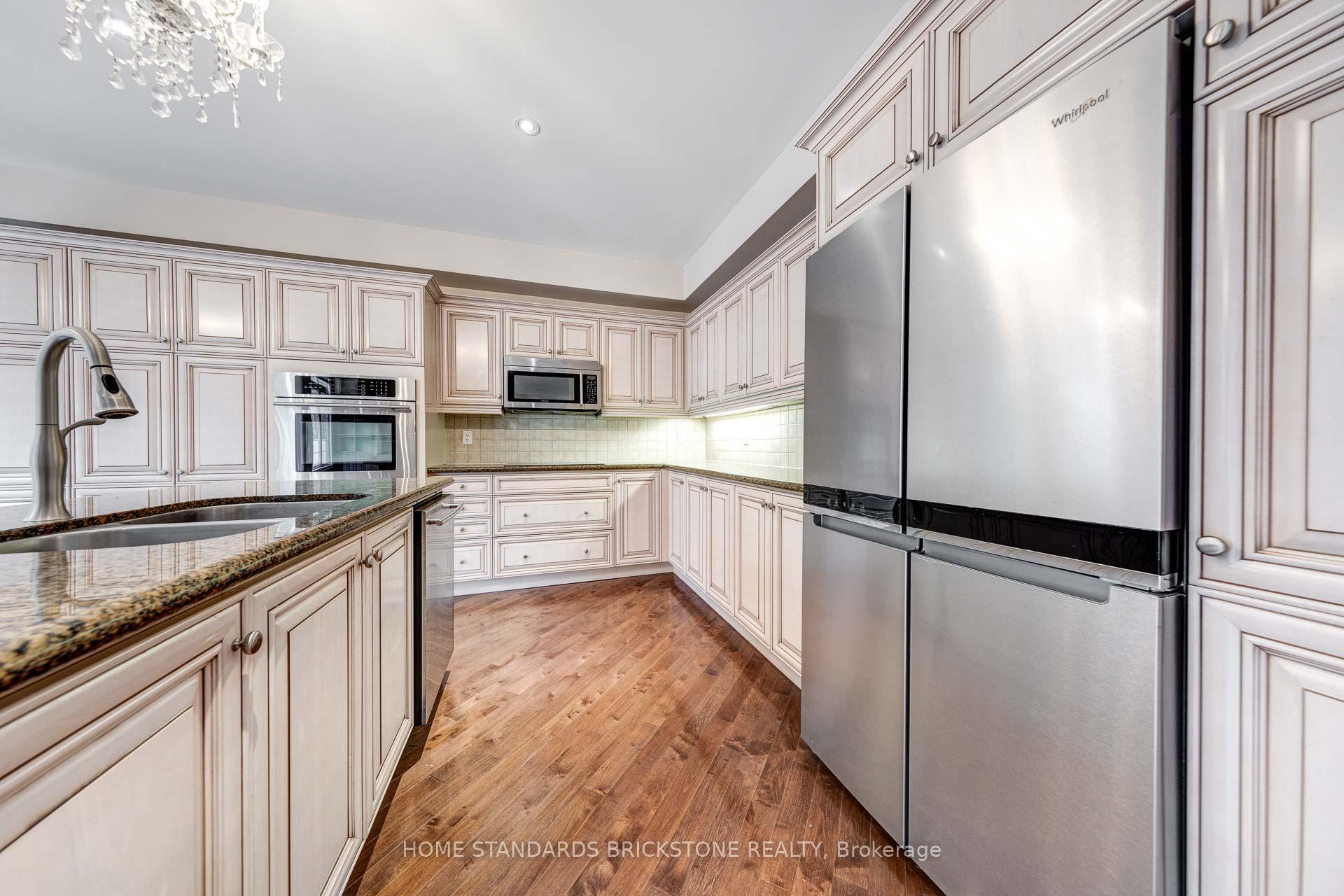 Photo 15 of 159 Towngate Drive, Vaughan, Crestwood-Springfarm-Yorkhill — HOMEH