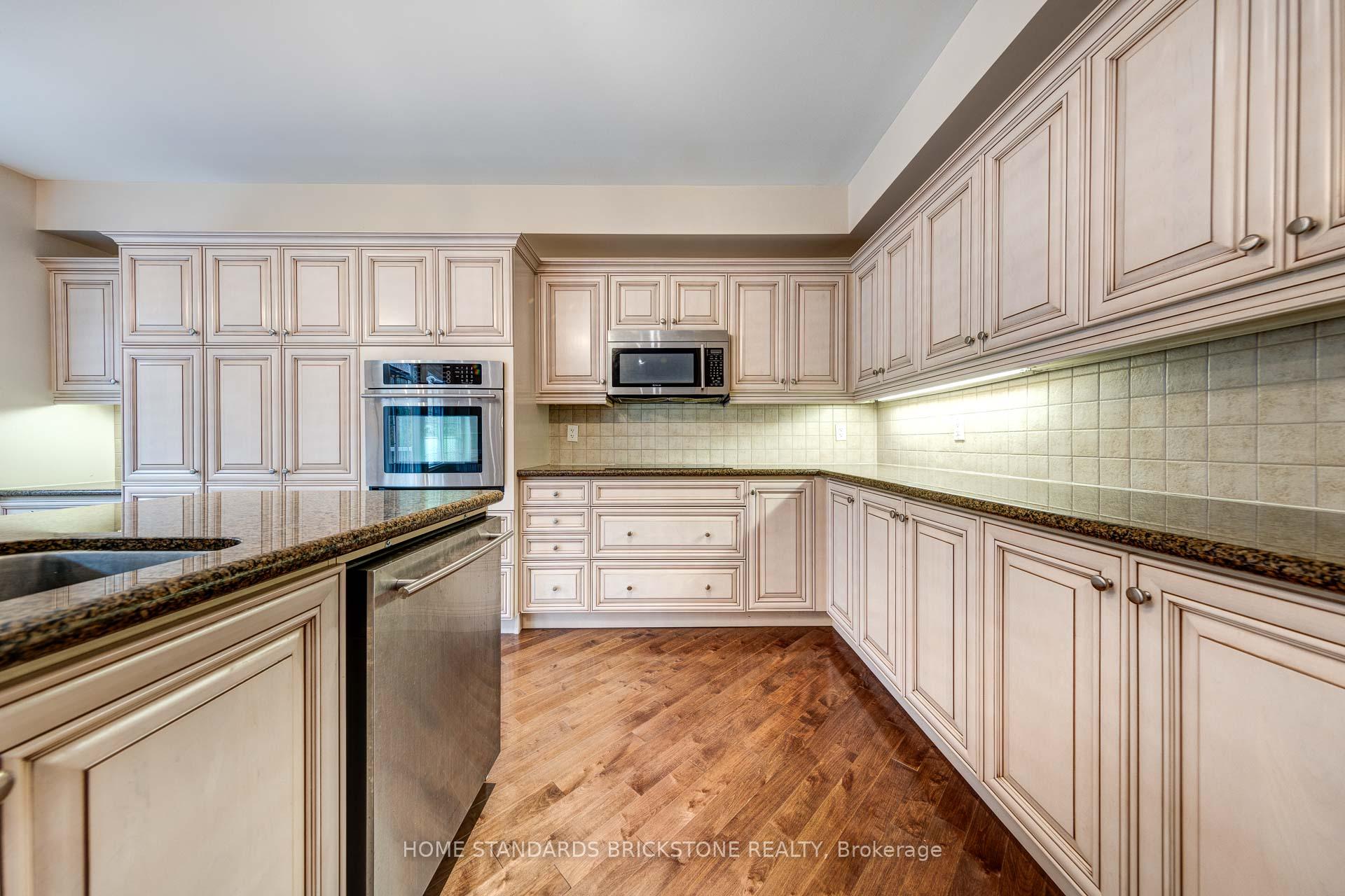 Photo 16 of 159 Towngate Drive, Vaughan, Crestwood-Springfarm-Yorkhill — HOMEH