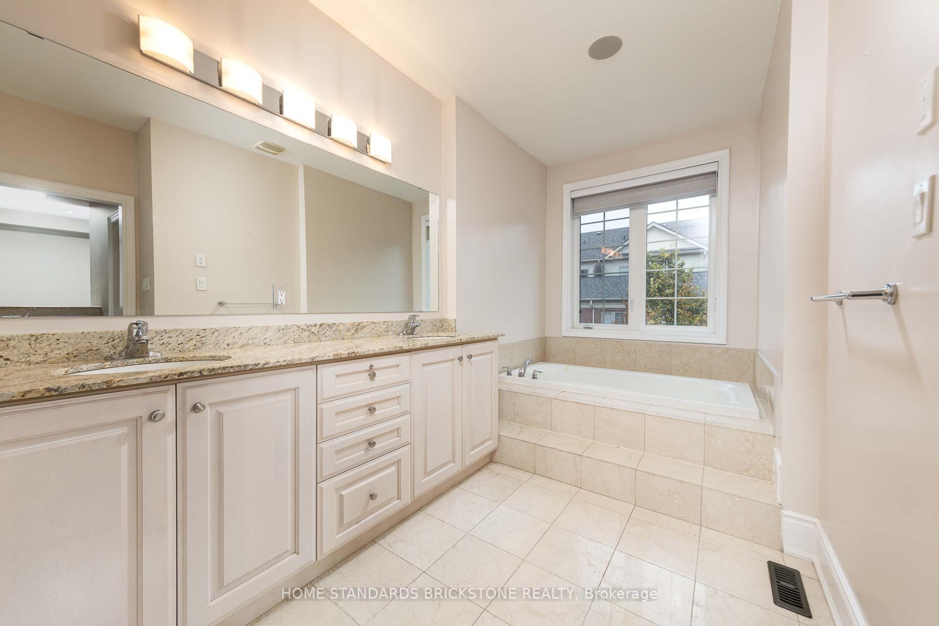Photo 25 of 159 Towngate Drive, Vaughan, Crestwood-Springfarm-Yorkhill — HOMEH
