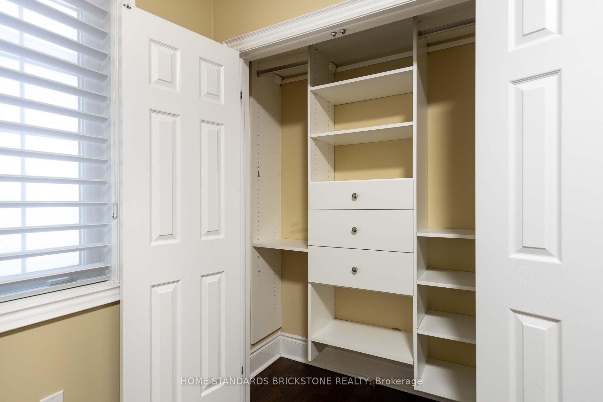 Photo 32 of 159 Towngate Drive, Vaughan, Crestwood-Springfarm-Yorkhill — HOMEH