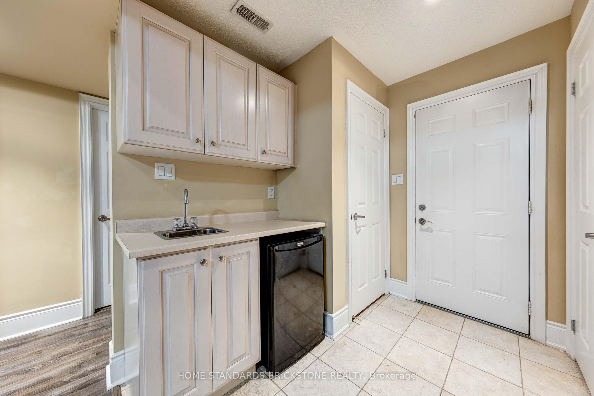 Photo 34 of 159 Towngate Drive, Vaughan, Crestwood-Springfarm-Yorkhill — HOMEH