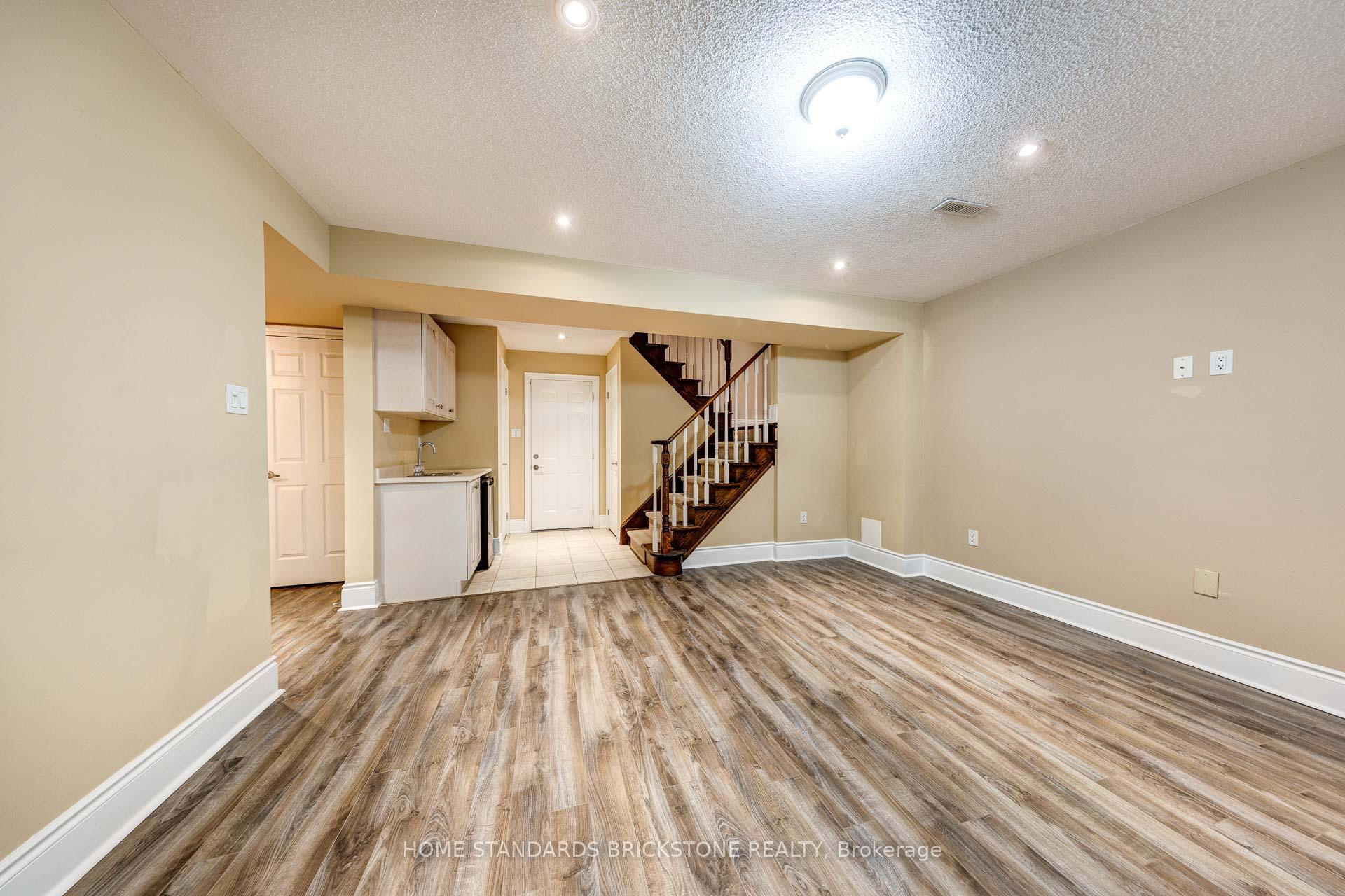 Photo 36 of 159 Towngate Drive, Vaughan, Crestwood-Springfarm-Yorkhill — HOMEH