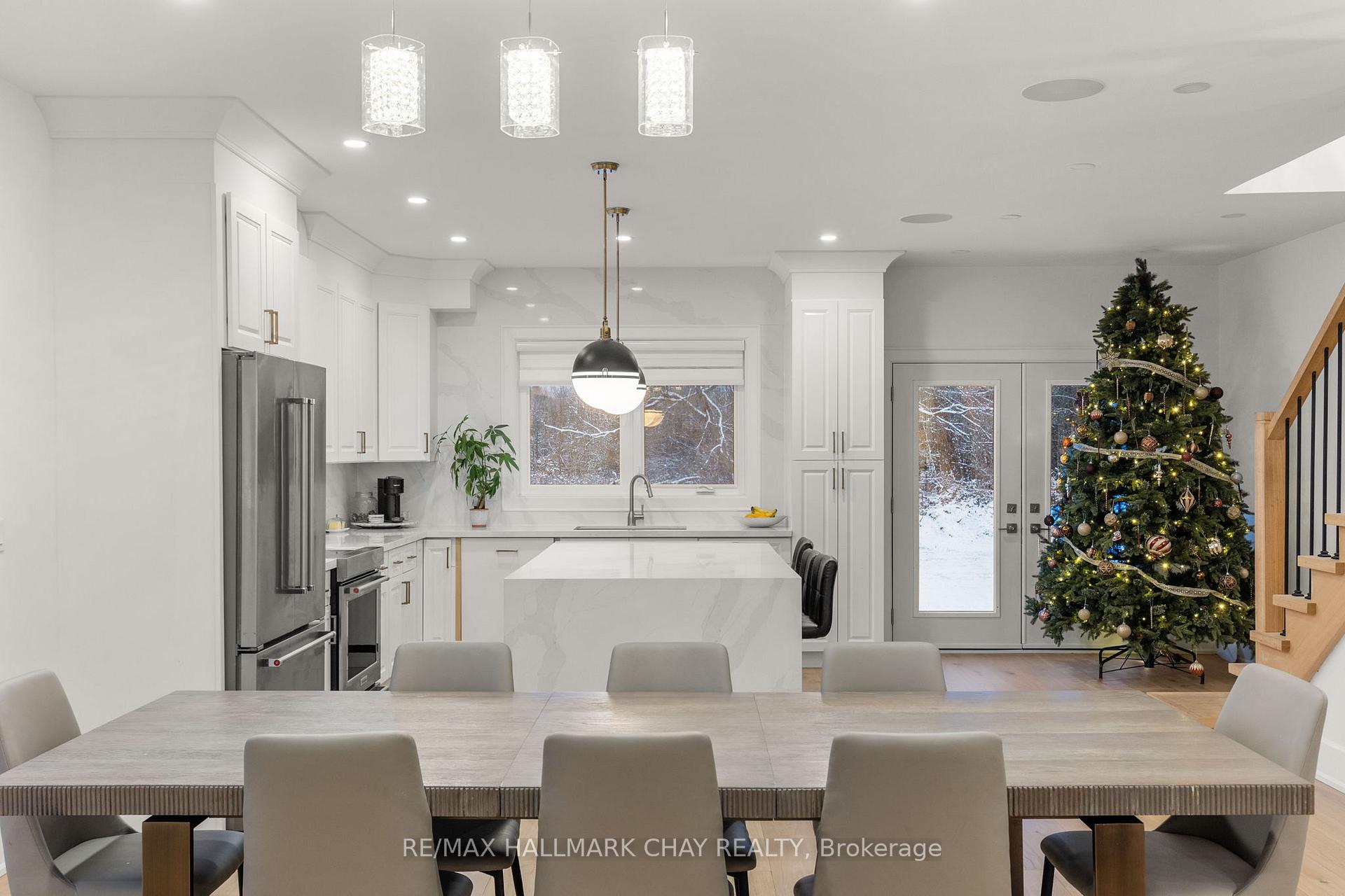 Photo 7 of 942 Essa Road, Barrie, Rural Barrie Southwest — HOMEH