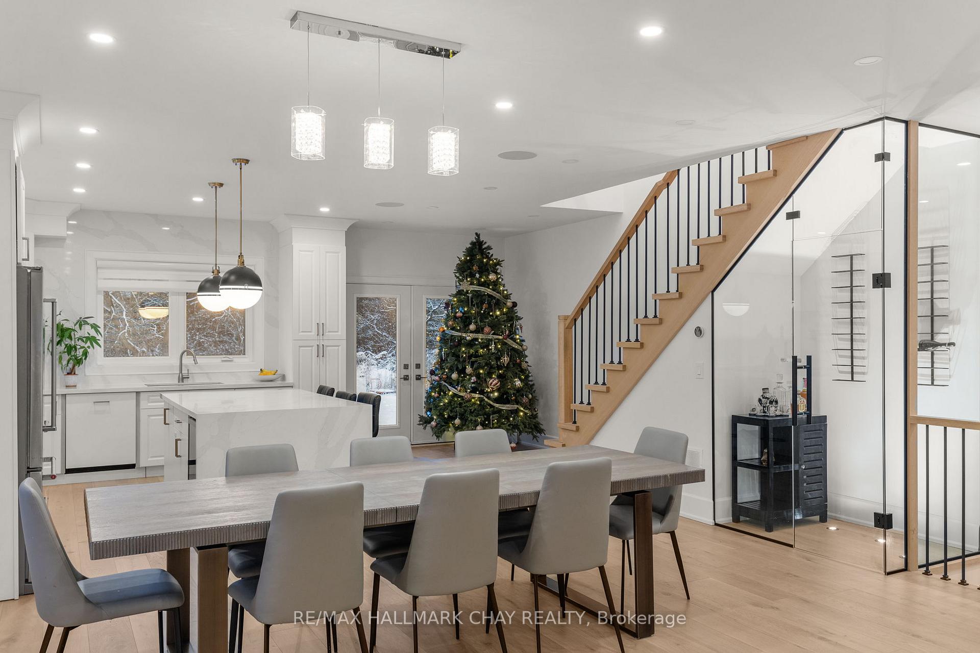Photo 8 of 942 Essa Road, Barrie, Rural Barrie Southwest — HOMEH