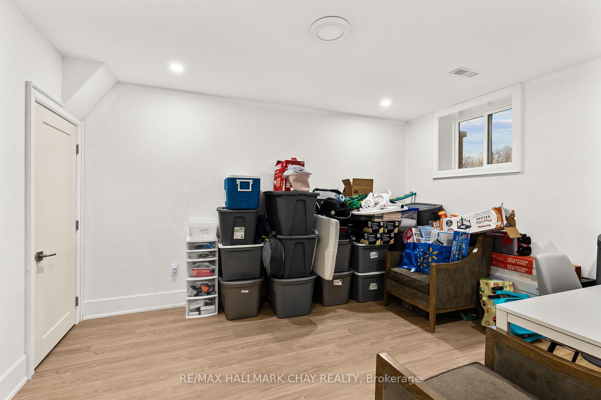 Photo 30 of 942 Essa Road, Barrie, Rural Barrie Southwest — HOMEH