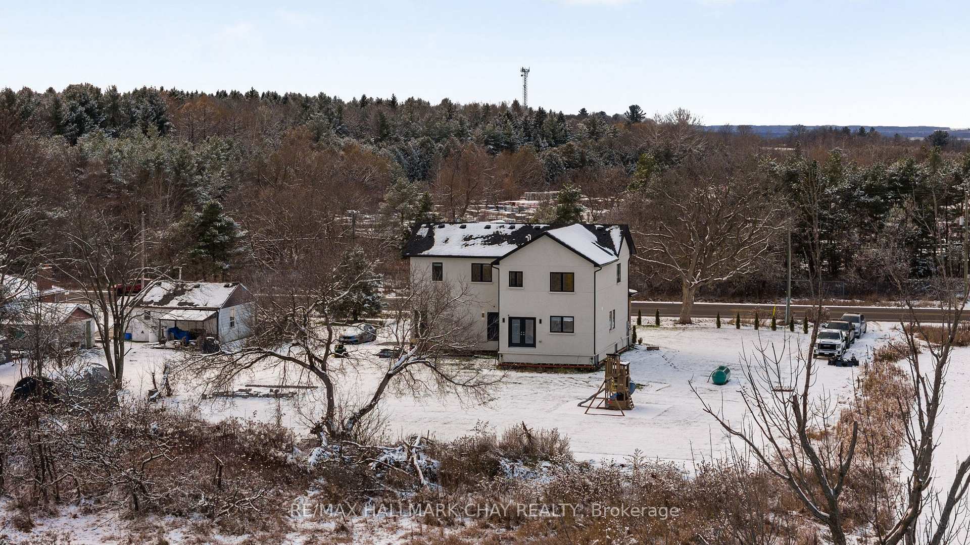 Photo 40 of 942 Essa Road, Barrie, Rural Barrie Southwest — HOMEH