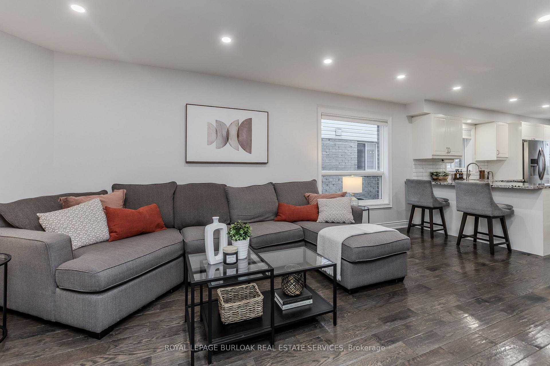 Photo 15 of 4008 Jarvis Crescent, Burlington, Rose — HOMEH