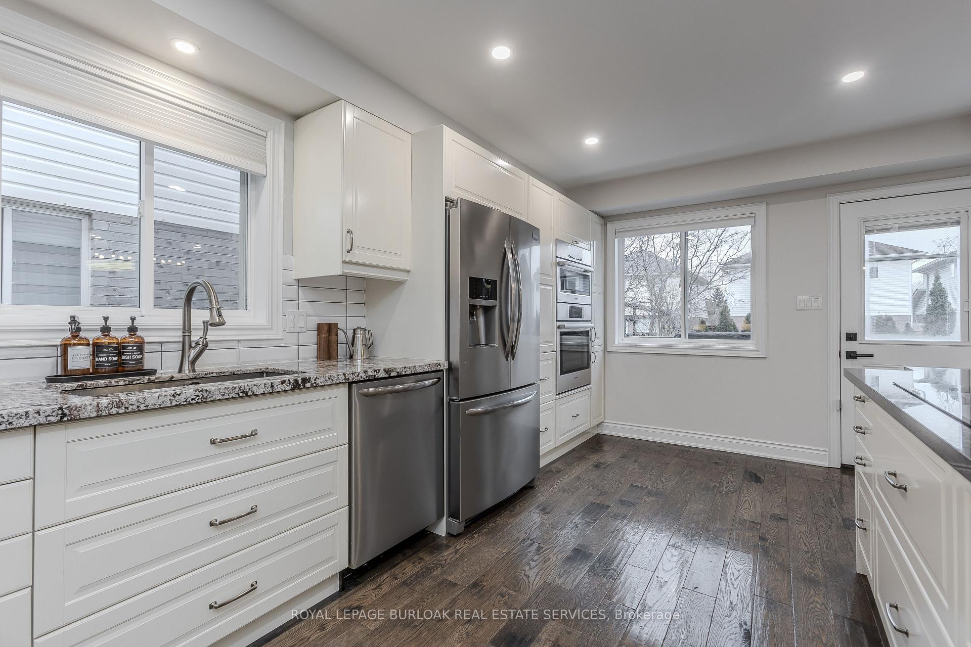 Photo 18 of 4008 Jarvis Crescent, Burlington, Rose — HOMEH