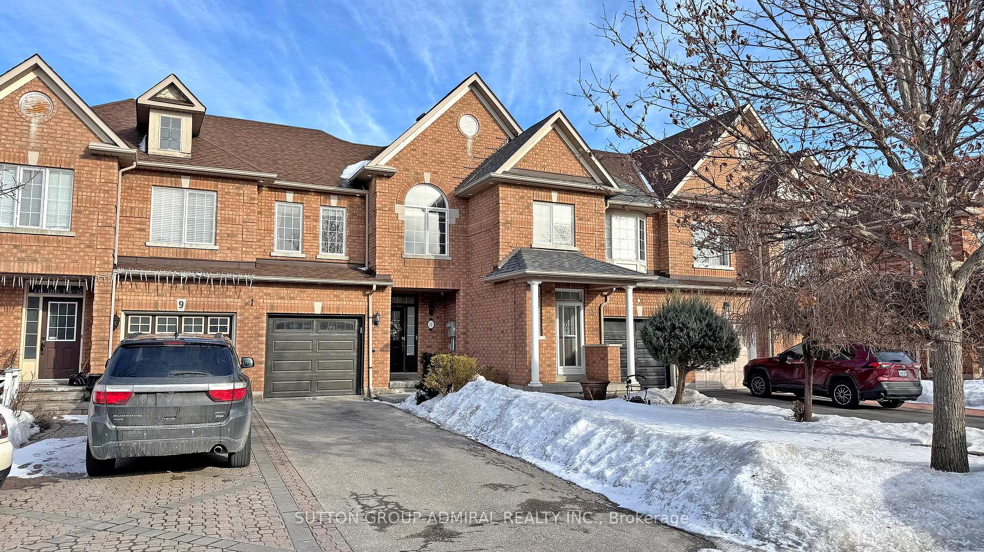 Photo 2 of 11 Haymer Drive, Vaughan, Maple — HOMEH