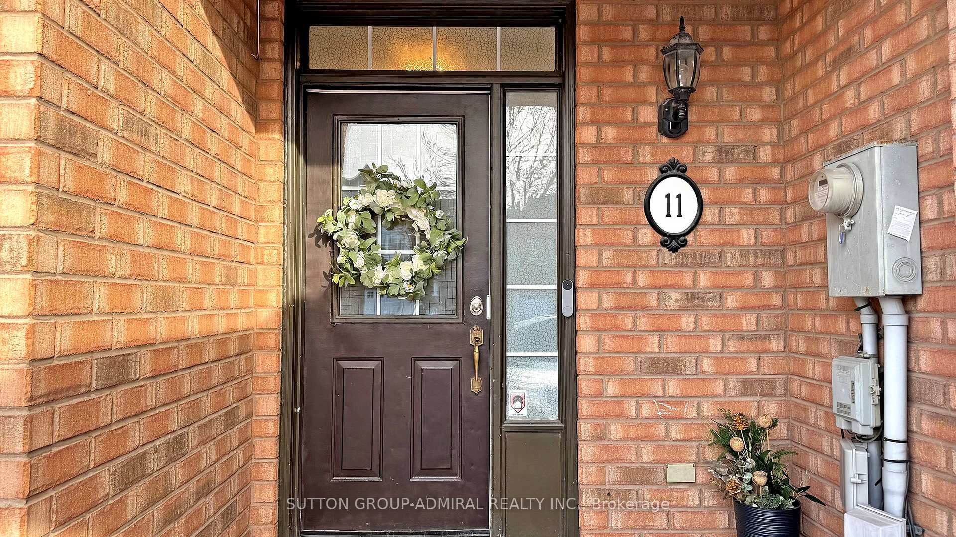 Photo 3 of 11 Haymer Drive, Vaughan, Maple — HOMEH