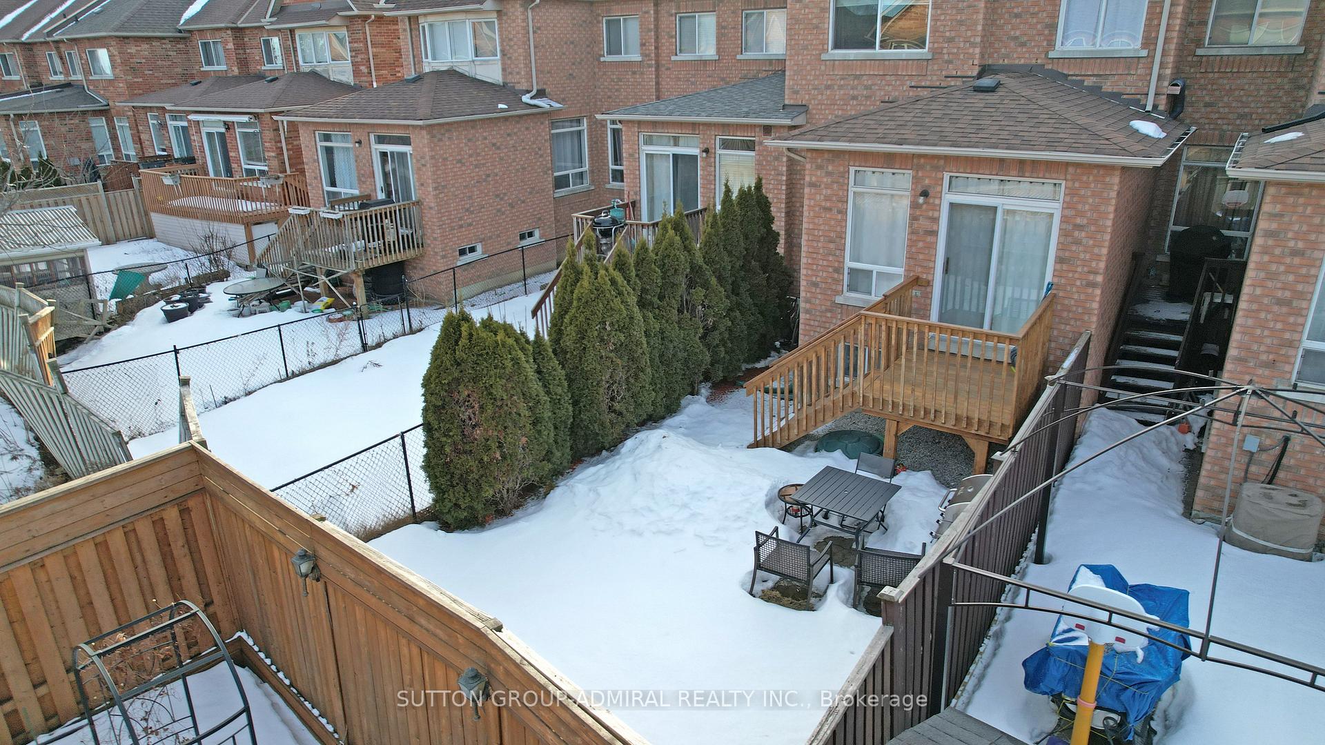 Photo 5 of 11 Haymer Drive, Vaughan, Maple — HOMEH