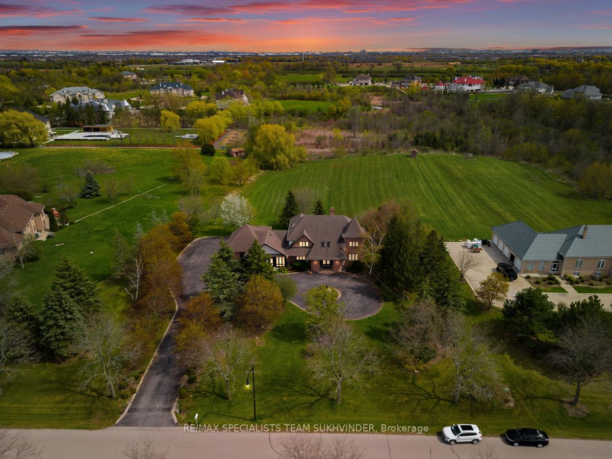Photo 2 of 22 Bowman Avenue, Brampton, Toronto Gore Rural Estate — HOMEH
